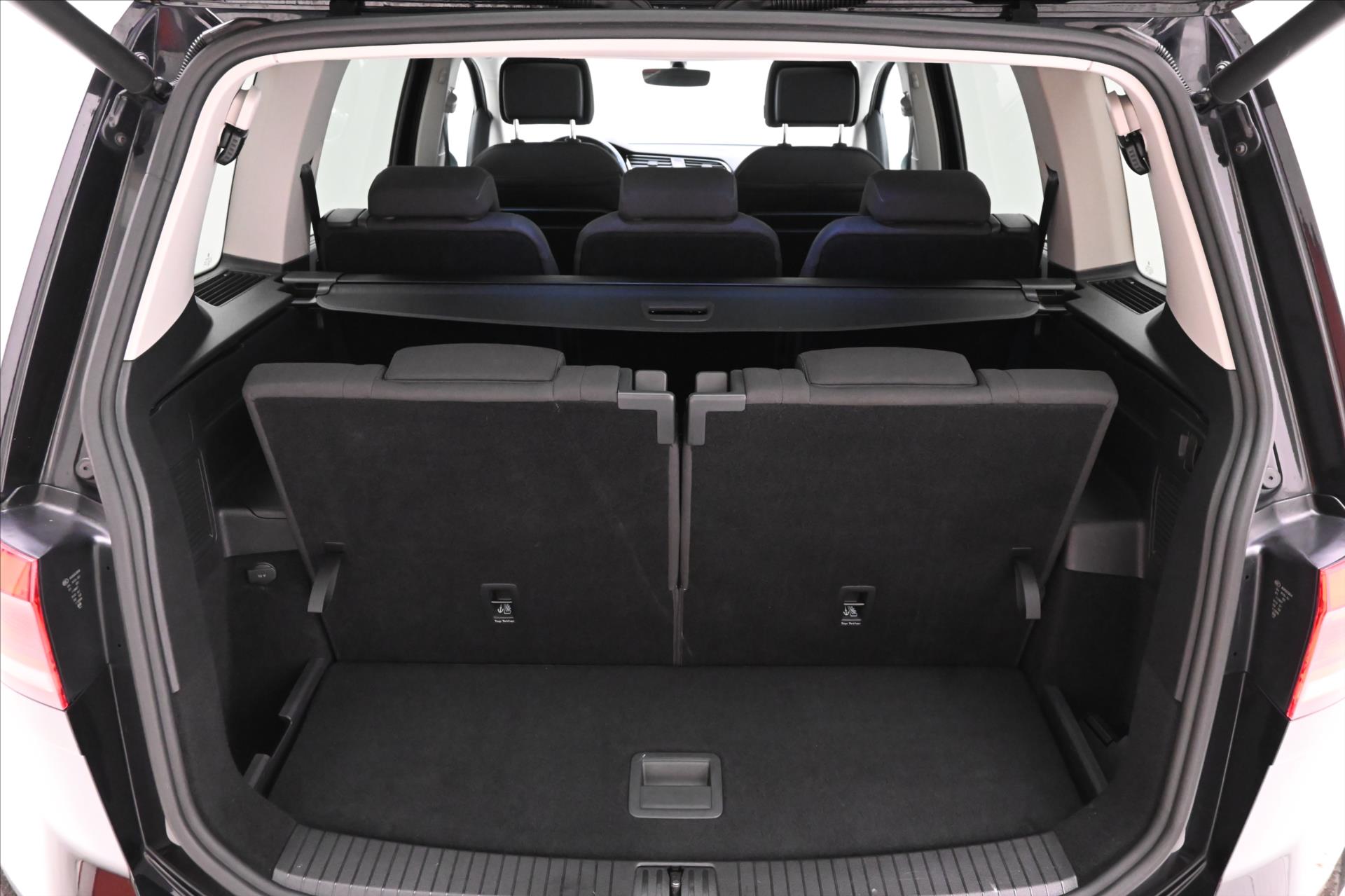 Hlavní fotografie vozu Volkswagen Touran 2,0 TDI 110kW DSG Highline 7míst Záruka až 5 let (10)