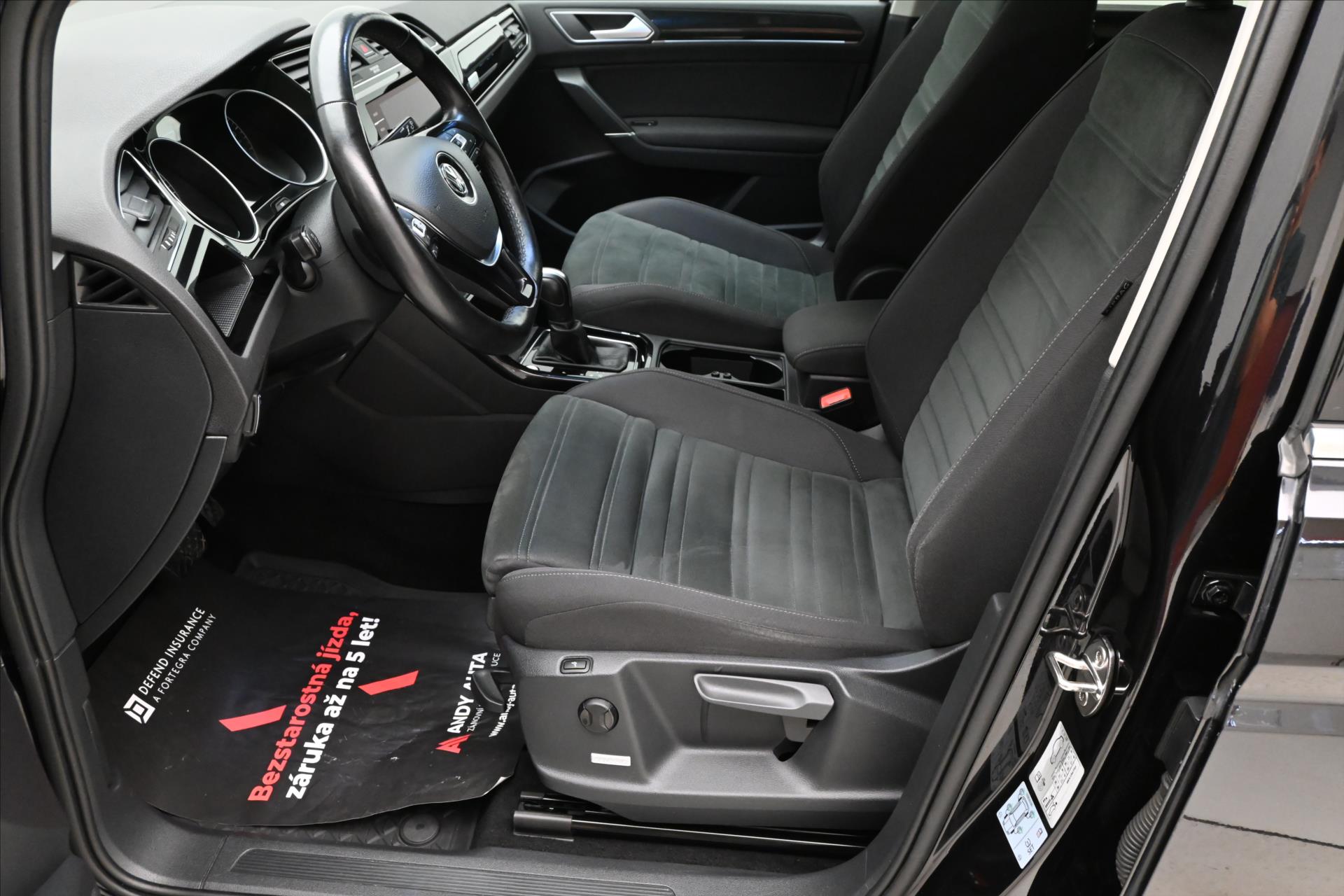 Hlavní fotografie vozu Volkswagen Touran 2,0 TDI 110kW DSG Highline 7míst Záruka až 5 let (14)