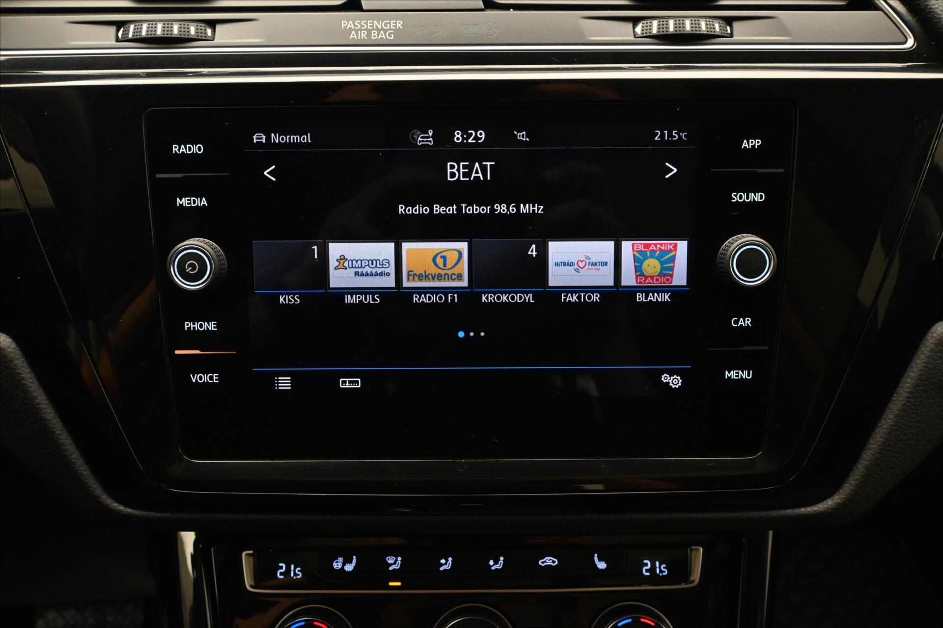 Hlavní fotografie vozu Volkswagen Touran 2,0 TDI 110kW DSG Highline 7míst Záruka až 5 let (20)