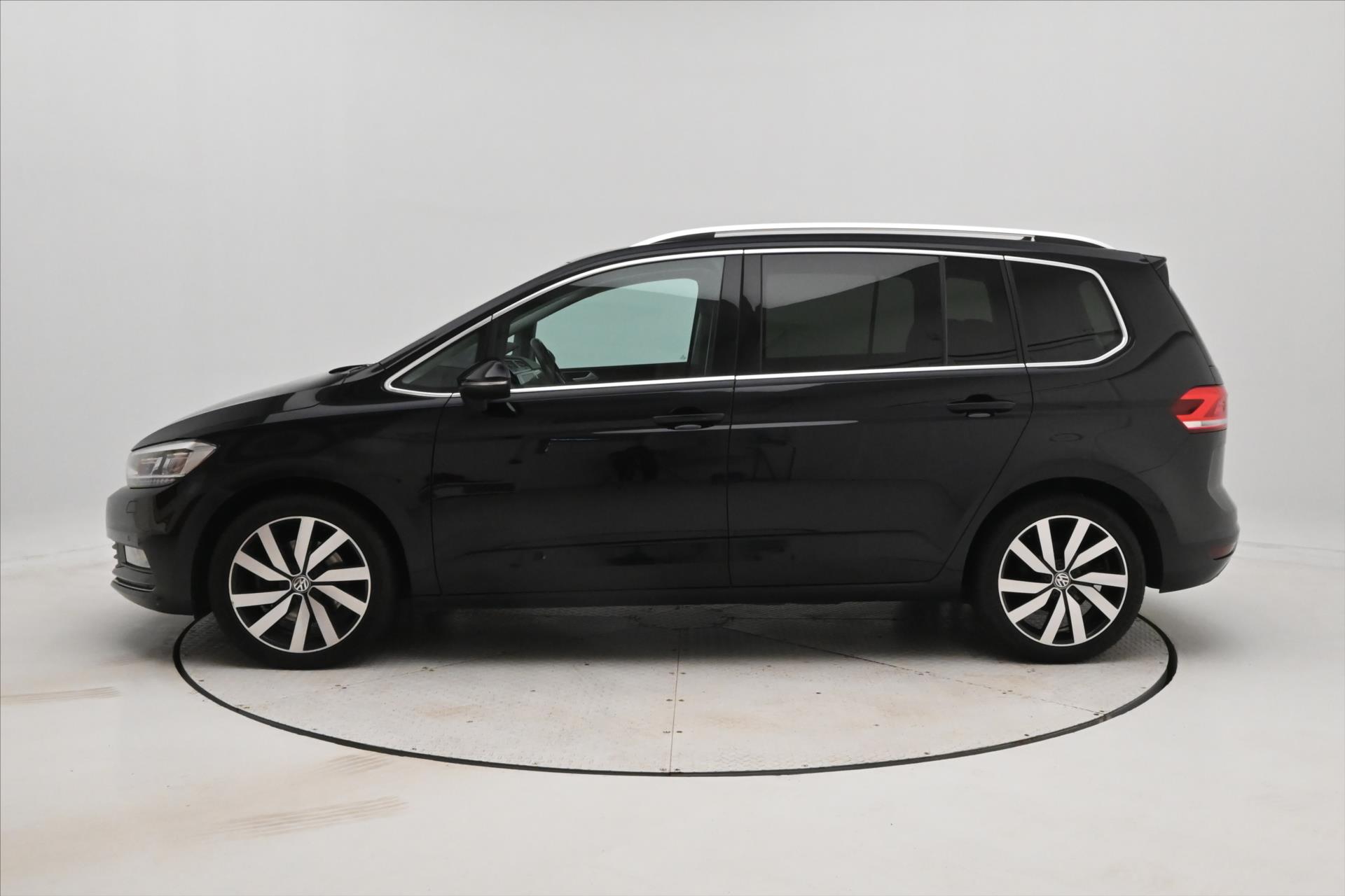 Hlavní fotografie vozu Volkswagen Touran 2,0 TDI 110kW DSG Highline 7míst Záruka až 5 let (8)