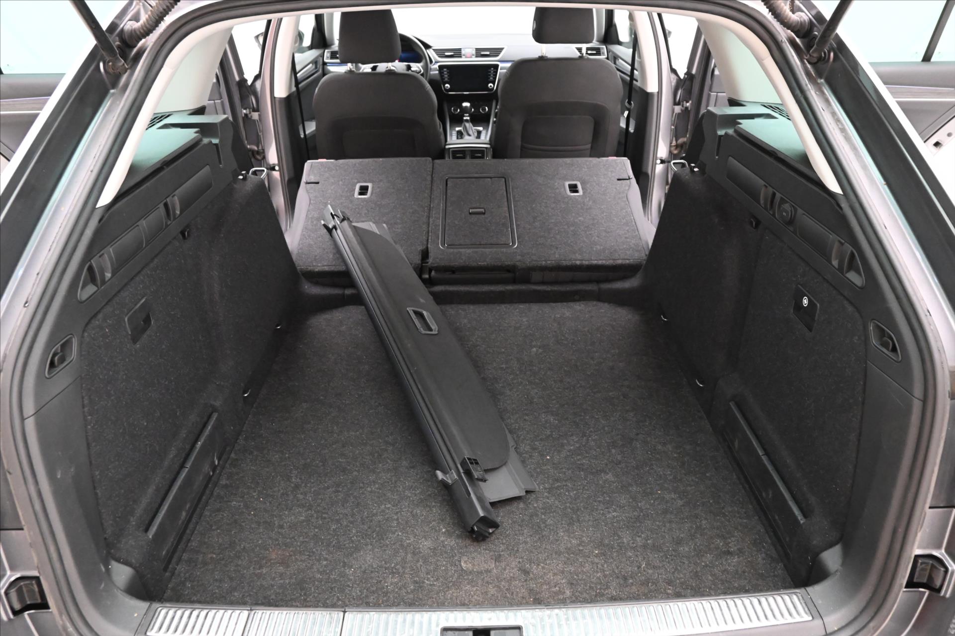 Hlavní fotografie vozu Škoda Superb 2,0 TDI 110kW DSG Style Záruka až 5 let (10)