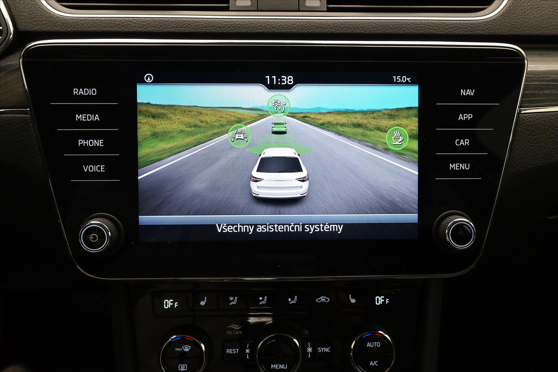 Hlavní fotografie vozu Škoda Superb 2,0 TDI 110kW DSG Style Záruka až 5 let (14)