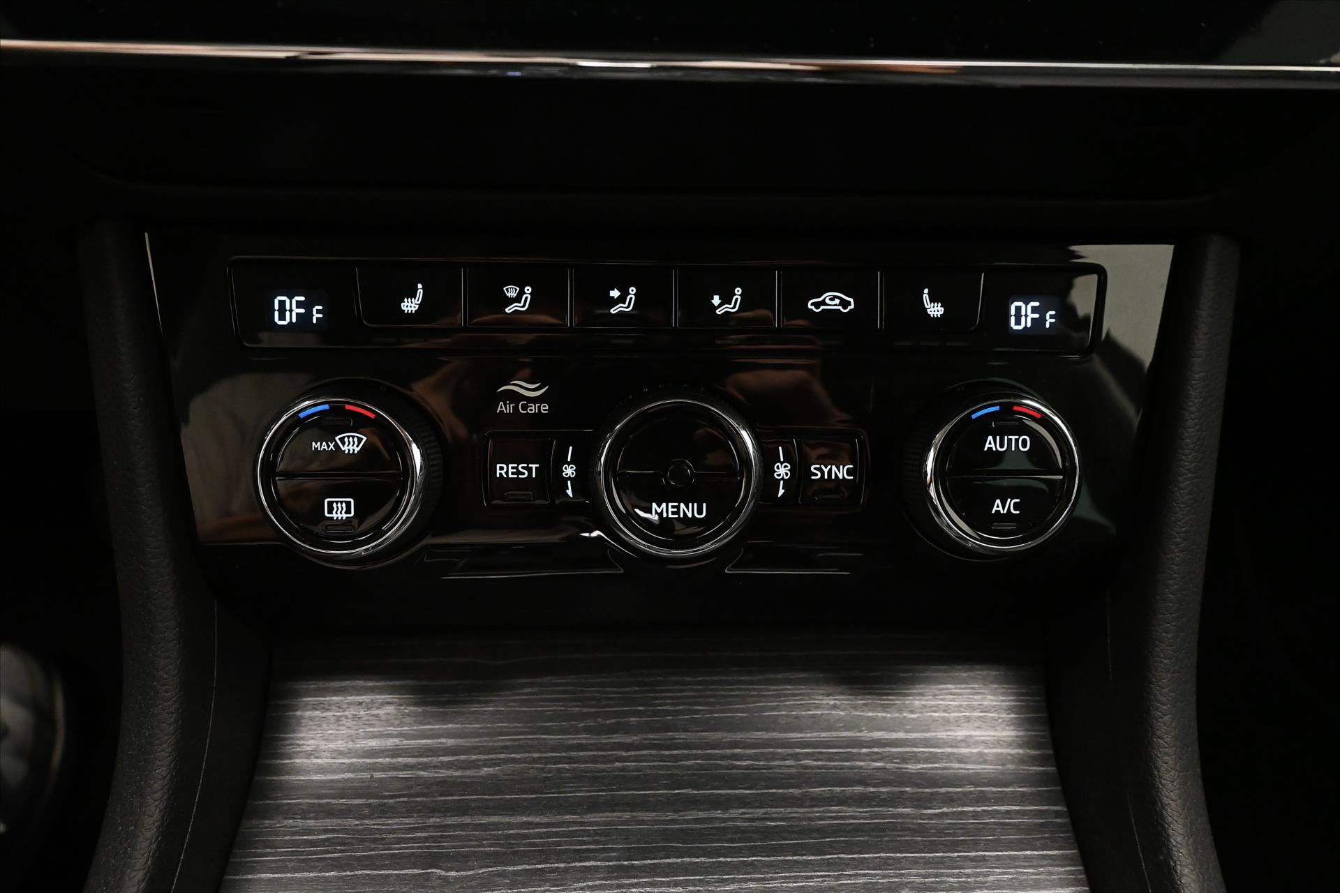 Hlavní fotografie vozu Škoda Superb 2,0 TDI 110kW DSG Style Záruka až 5 let (15)