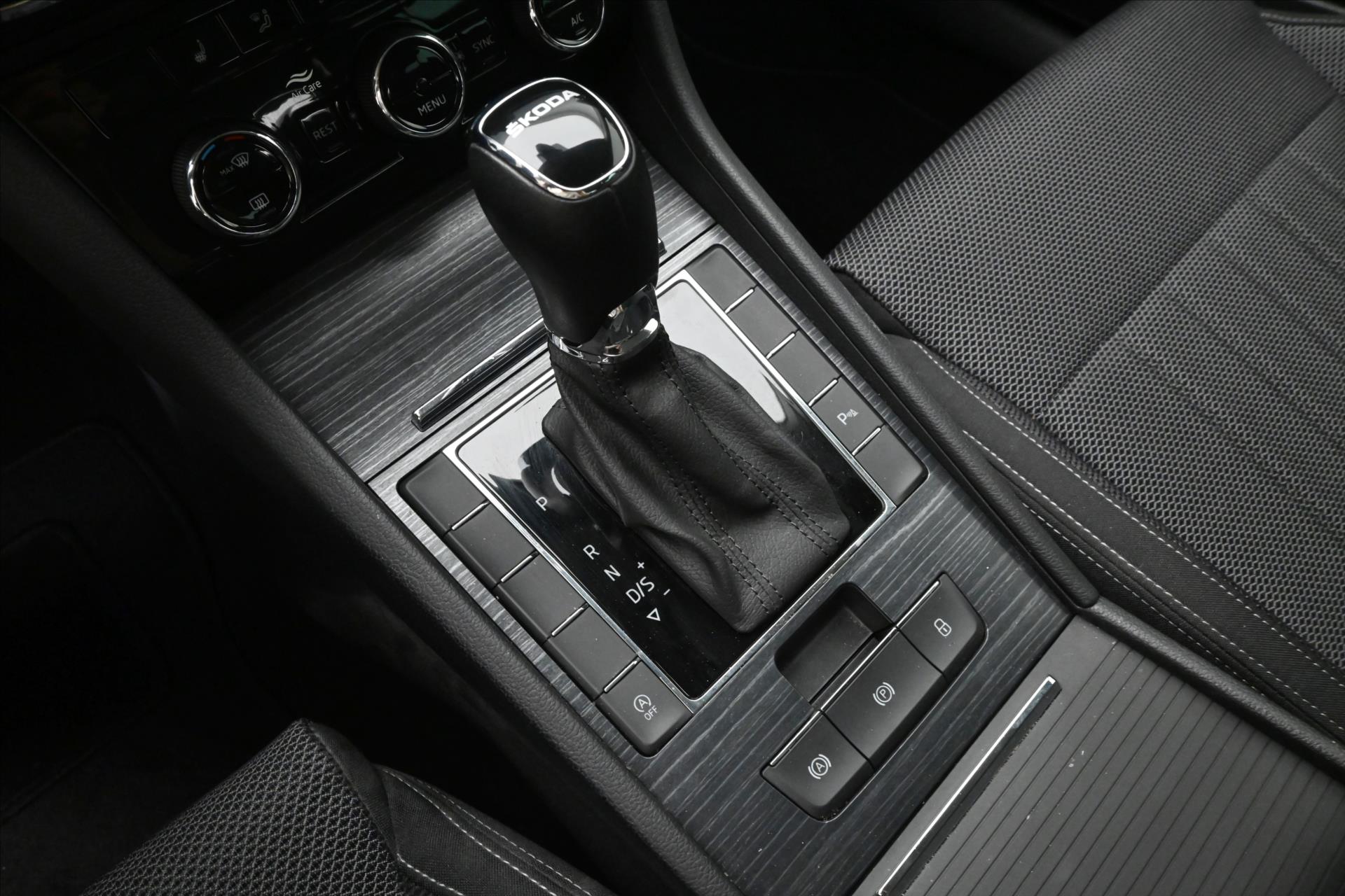 Hlavní fotografie vozu Škoda Superb 2,0 TDI 110kW DSG Style Záruka až 5 let (16)