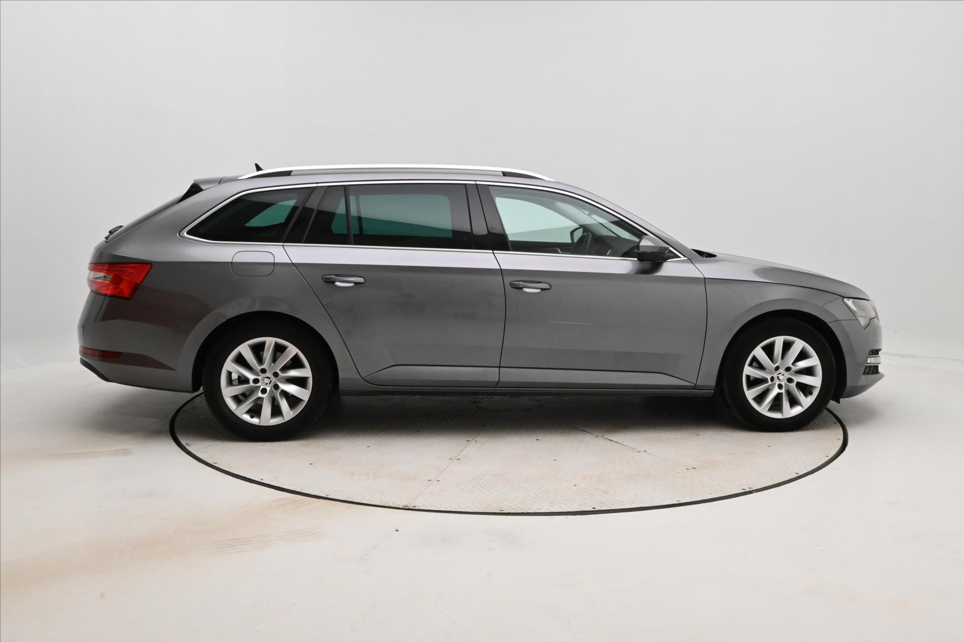 Hlavní fotografie vozu Škoda Superb 2,0 TDI 110kW DSG Style Záruka až 5 let (4)