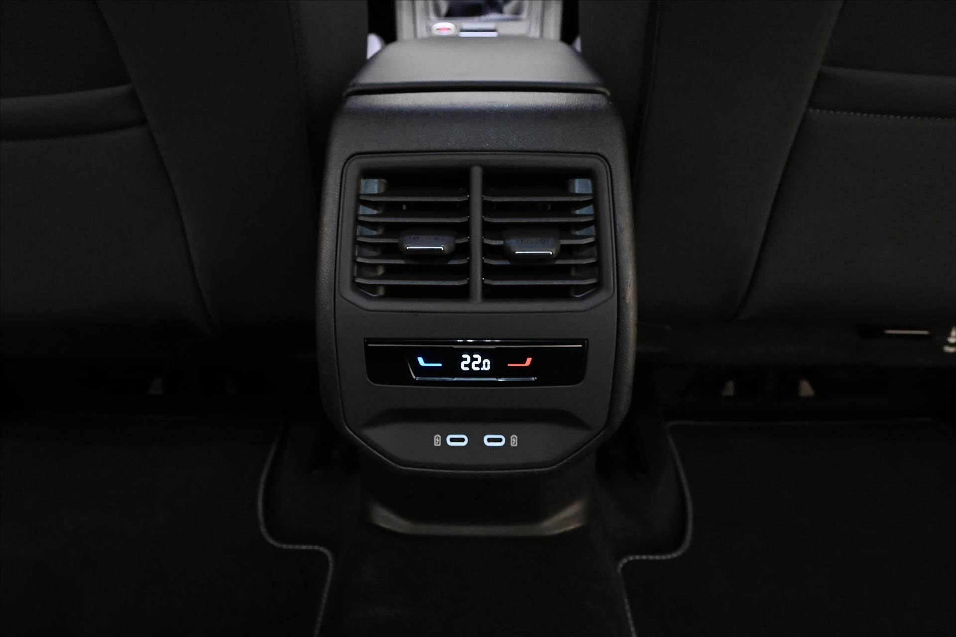 Hlavní fotografie vozu Seat Leon 2,0 TDI 110 kW STYLE Záruka až 5 let (22)