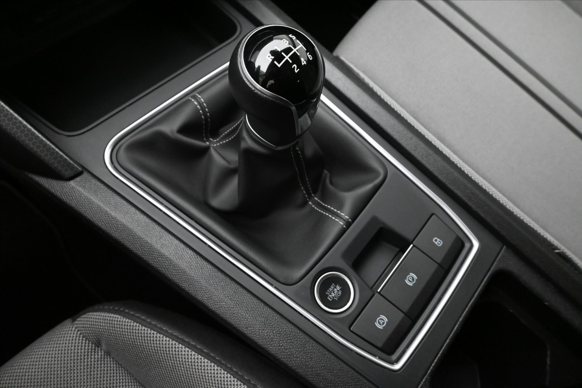 Hlavní fotografie vozu Seat Leon 2,0 TDI 110 kW STYLE Záruka až 5 let (23)