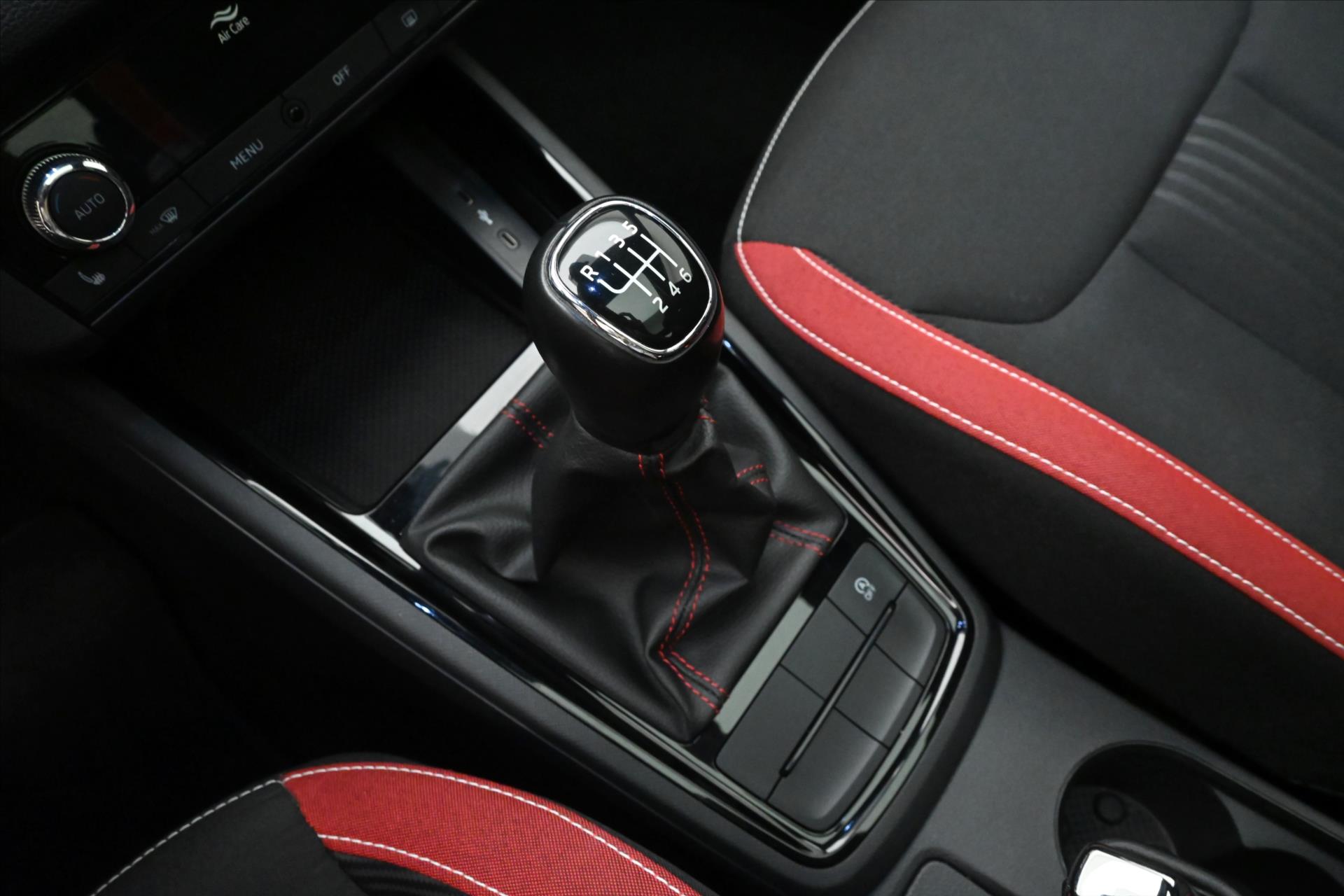 Hlavní fotografie vozu Škoda Kamiq 1,0 TSI 81kW MONTE CARLO Záruka až 5 let (18)