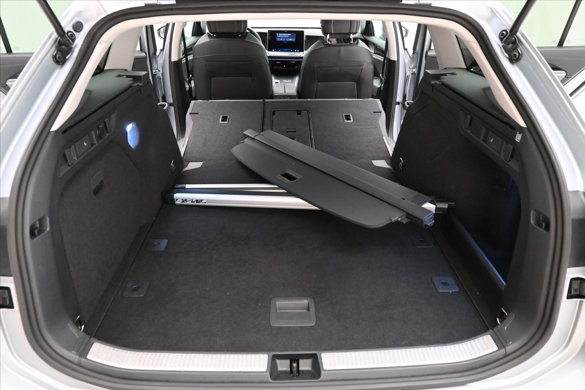 Hlavní fotografie vozu Volkswagen Passat 2,0 TDI 110kW DSG Business Záruka až 5 let (11)