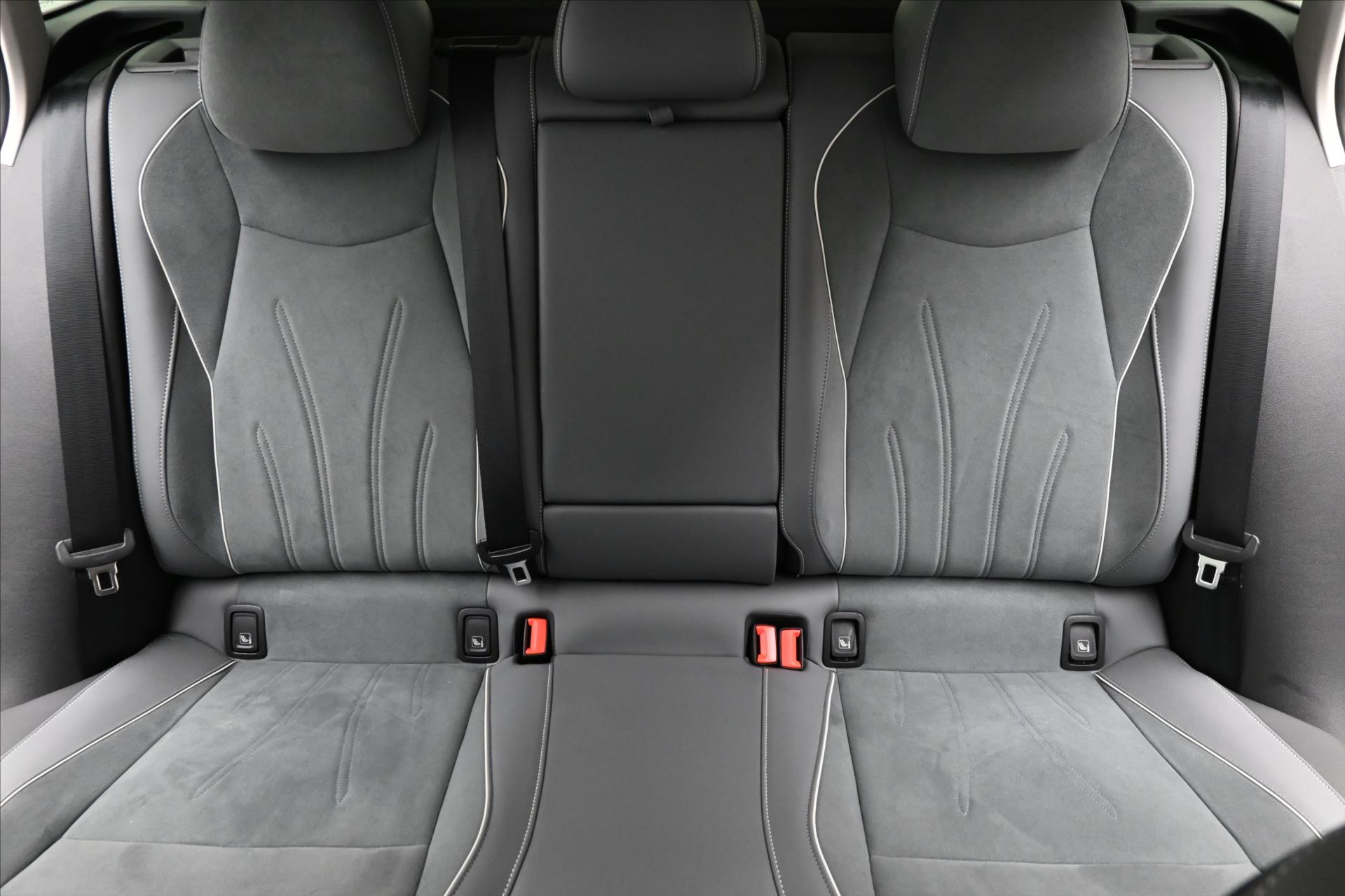 Hlavní fotografie vozu Volkswagen Passat 2,0 TDI 110kW DSG Business Záruka až 5 let (29)