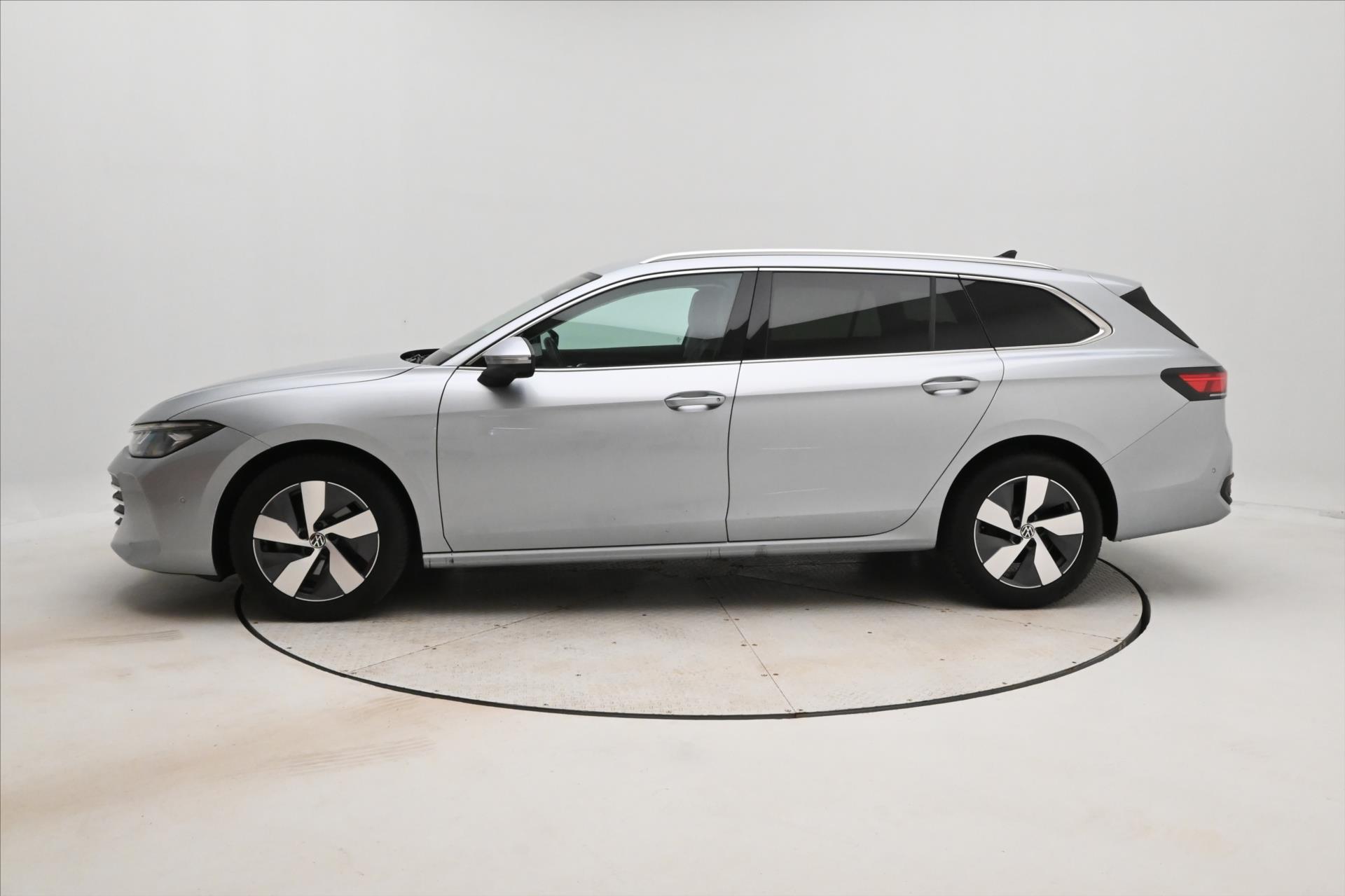 Hlavní fotografie vozu Volkswagen Passat 2,0 TDI 110kW DSG Business Záruka až 5 let (8)