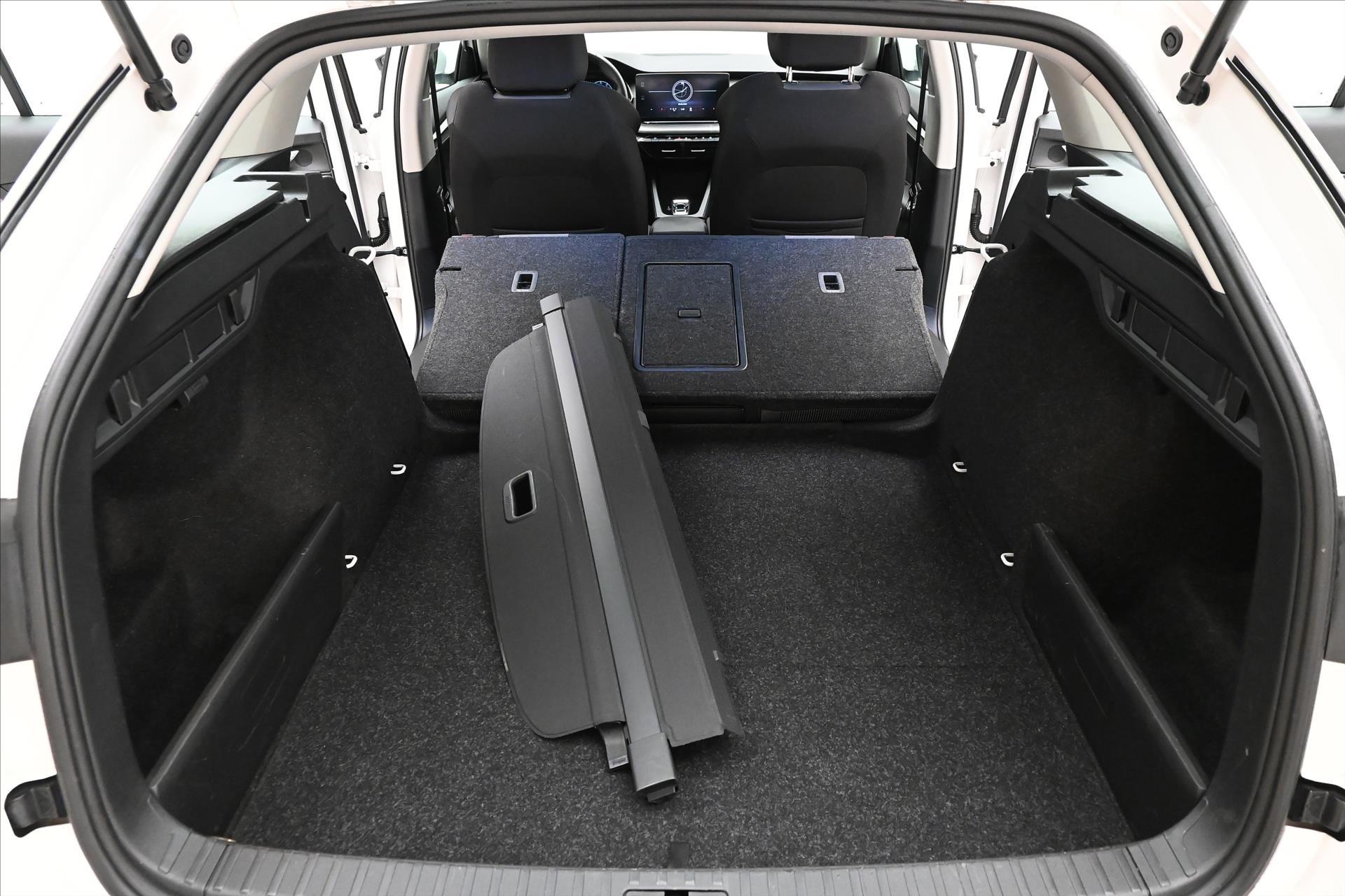 Hlavní fotografie vozu Škoda Octavia 2,0 TDI 110kW DSG Ambition 4x4 Záruka až 5 let (11)