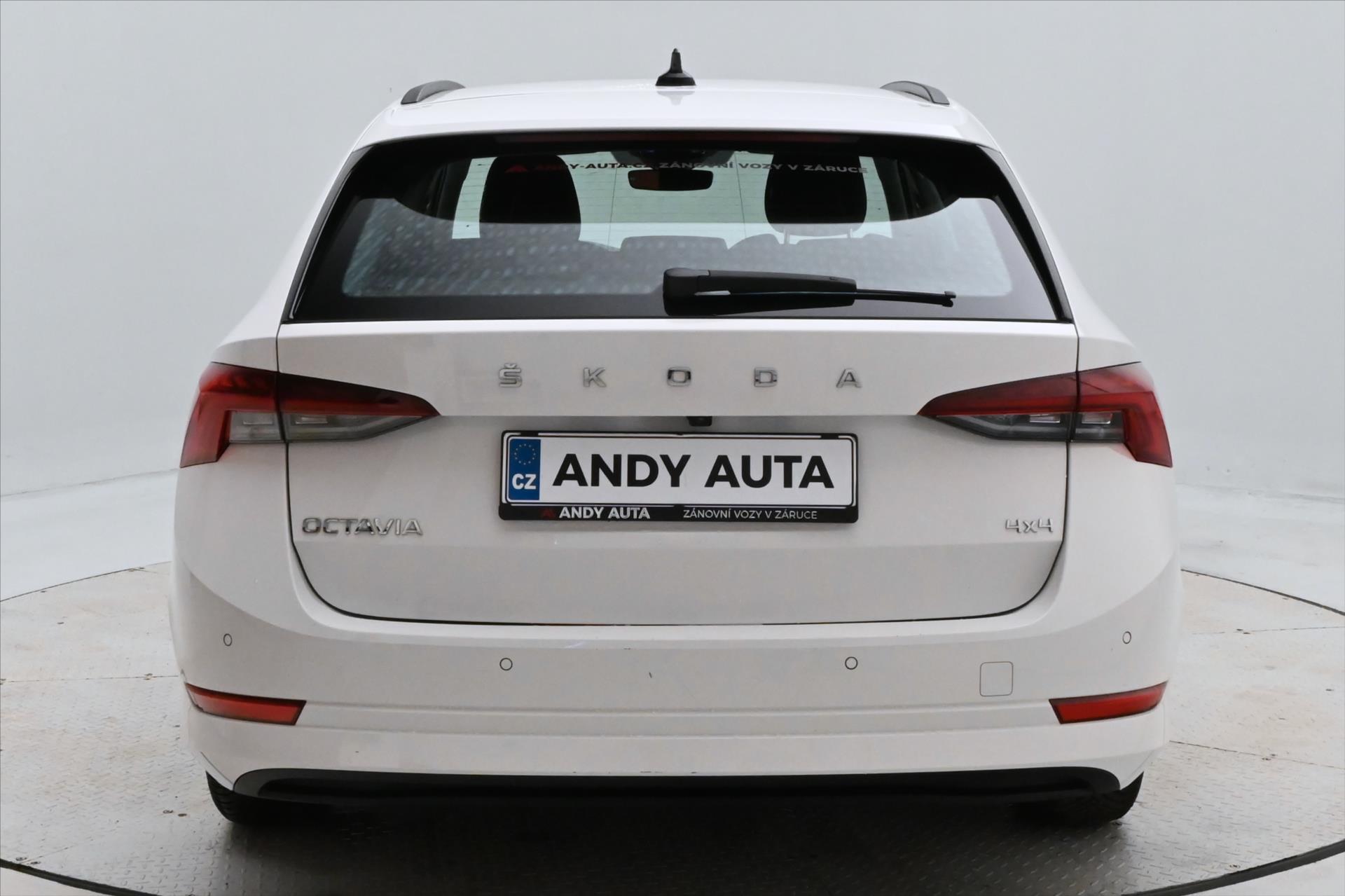 Hlavní fotografie vozu Škoda Octavia 2,0 TDI 110kW DSG Ambition 4x4 Záruka až 5 let (6)