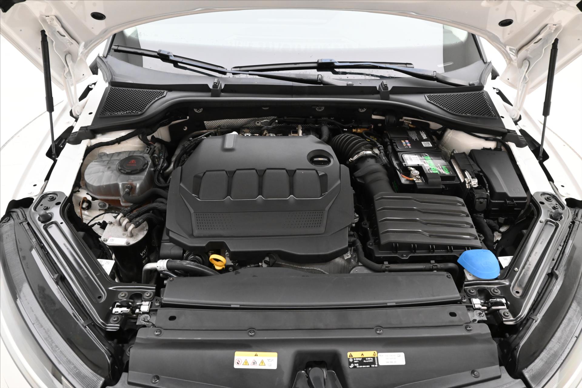 Hlavní fotografie vozu Škoda Octavia 2,0 TDI 110kW DSG Ambition 4x4 Záruka až 5 let (9)