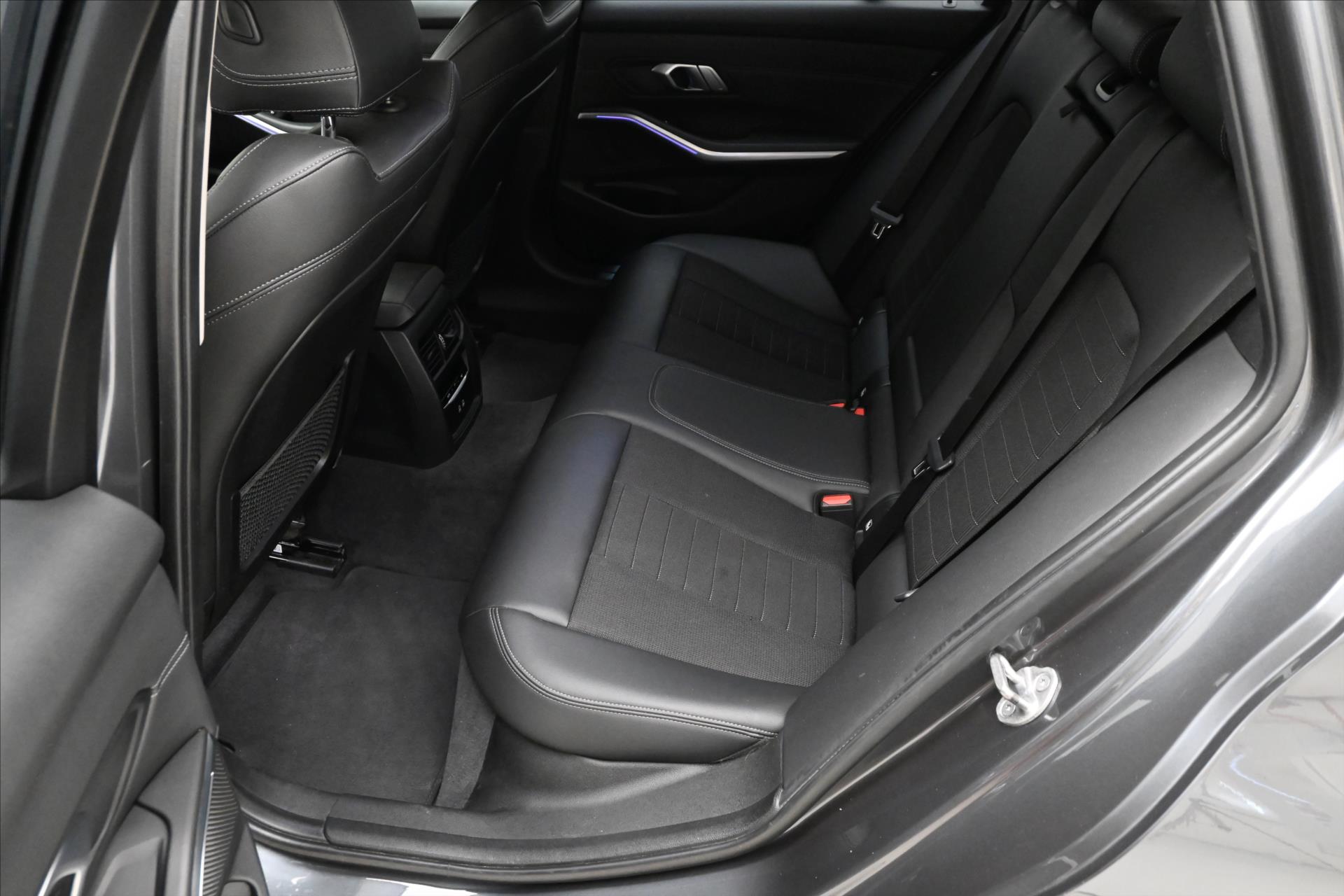 Main photo of the car BMW Row 3 2,0 320d 140 kW SportTouring Steptronic Záruka až 5 le (15)