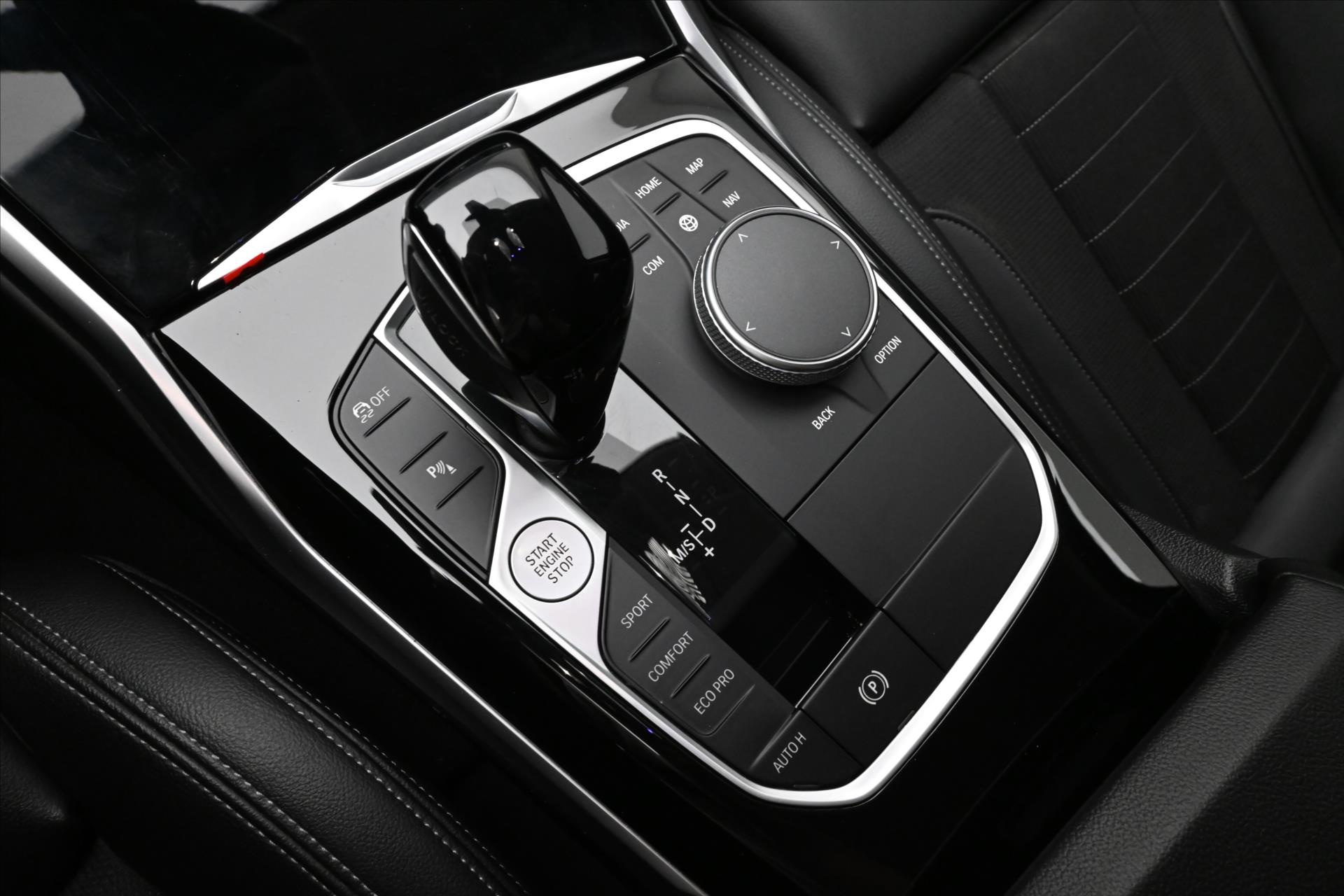 Main photo of the car BMW Row 3 2,0 320d 140 kW SportTouring Steptronic Záruka až 5 le (23)