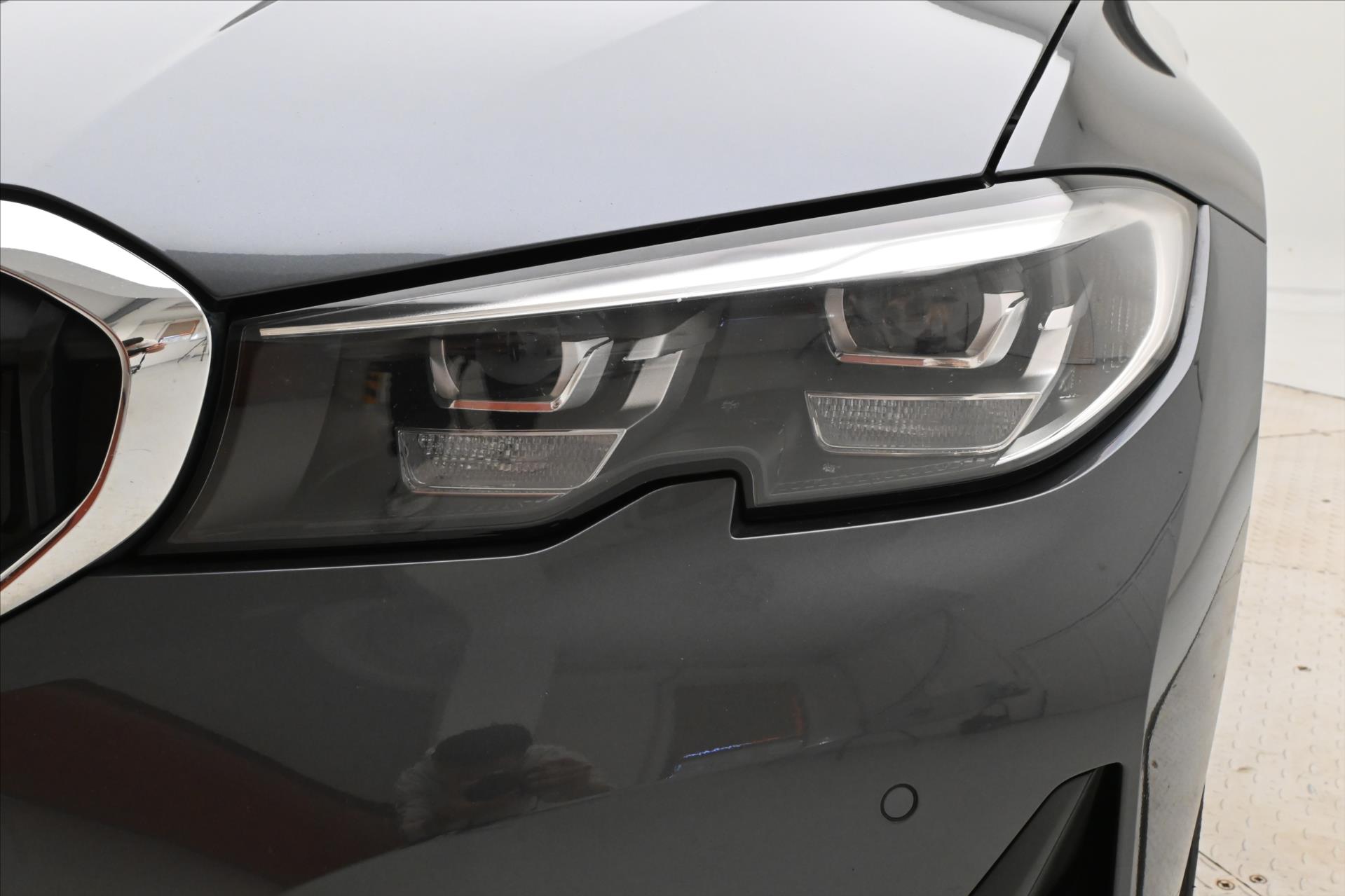 Main photo of the car BMW Row 3 2,0 320d 140 kW SportTouring Steptronic Záruka až 5 le (31)