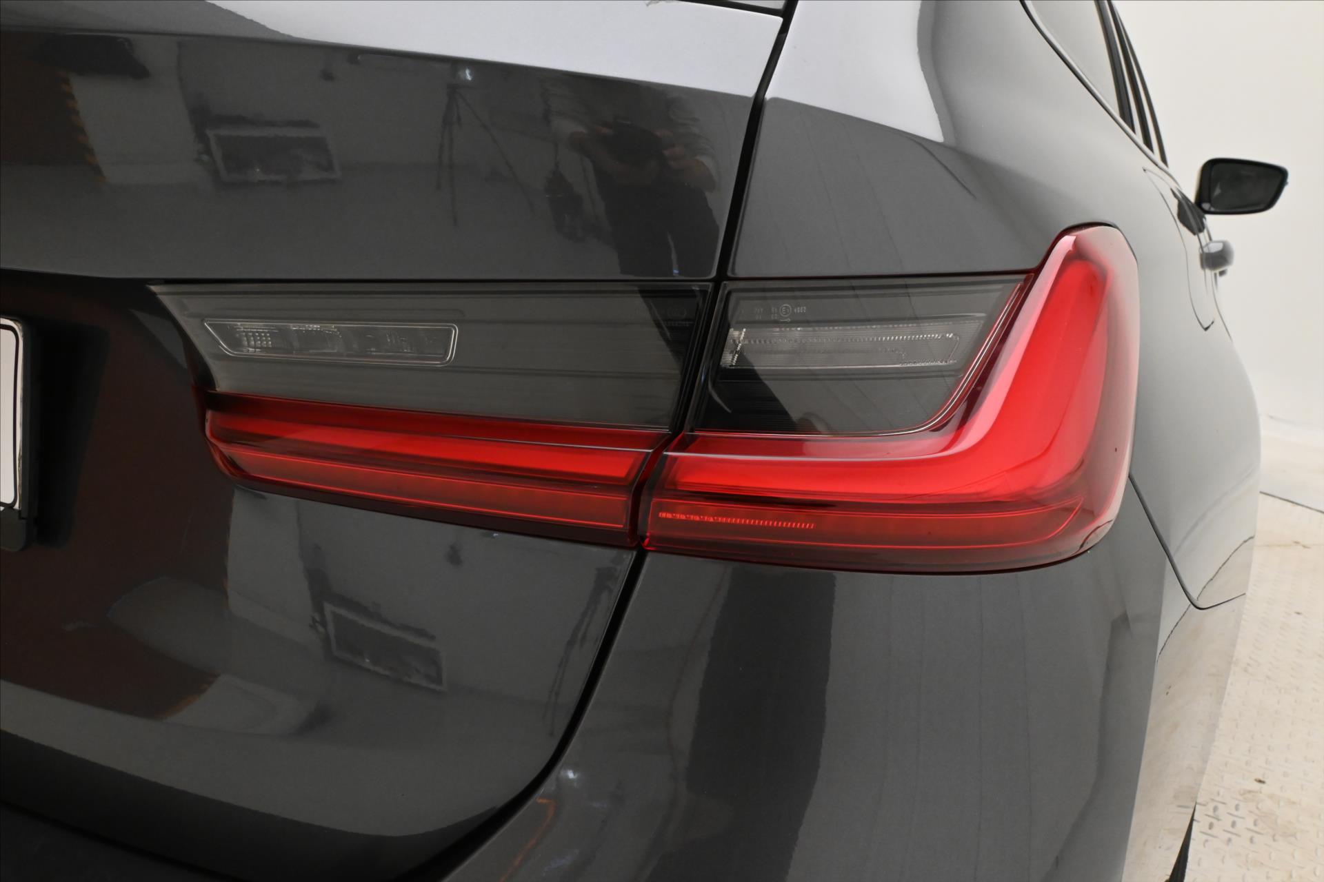 Main photo of the car BMW Row 3 2,0 320d 140 kW SportTouring Steptronic Záruka až 5 le (32)