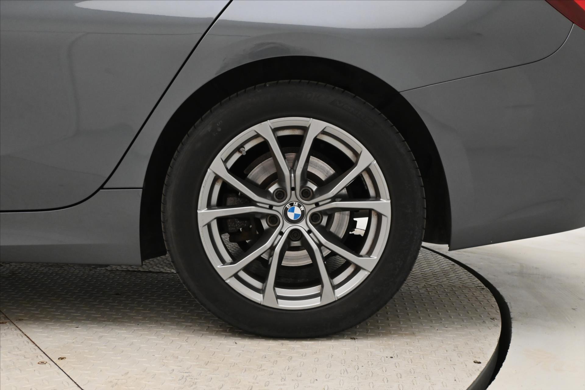 Main photo of the car BMW Row 3 2,0 320d 140 kW SportTouring Steptronic Záruka až 5 le (33)