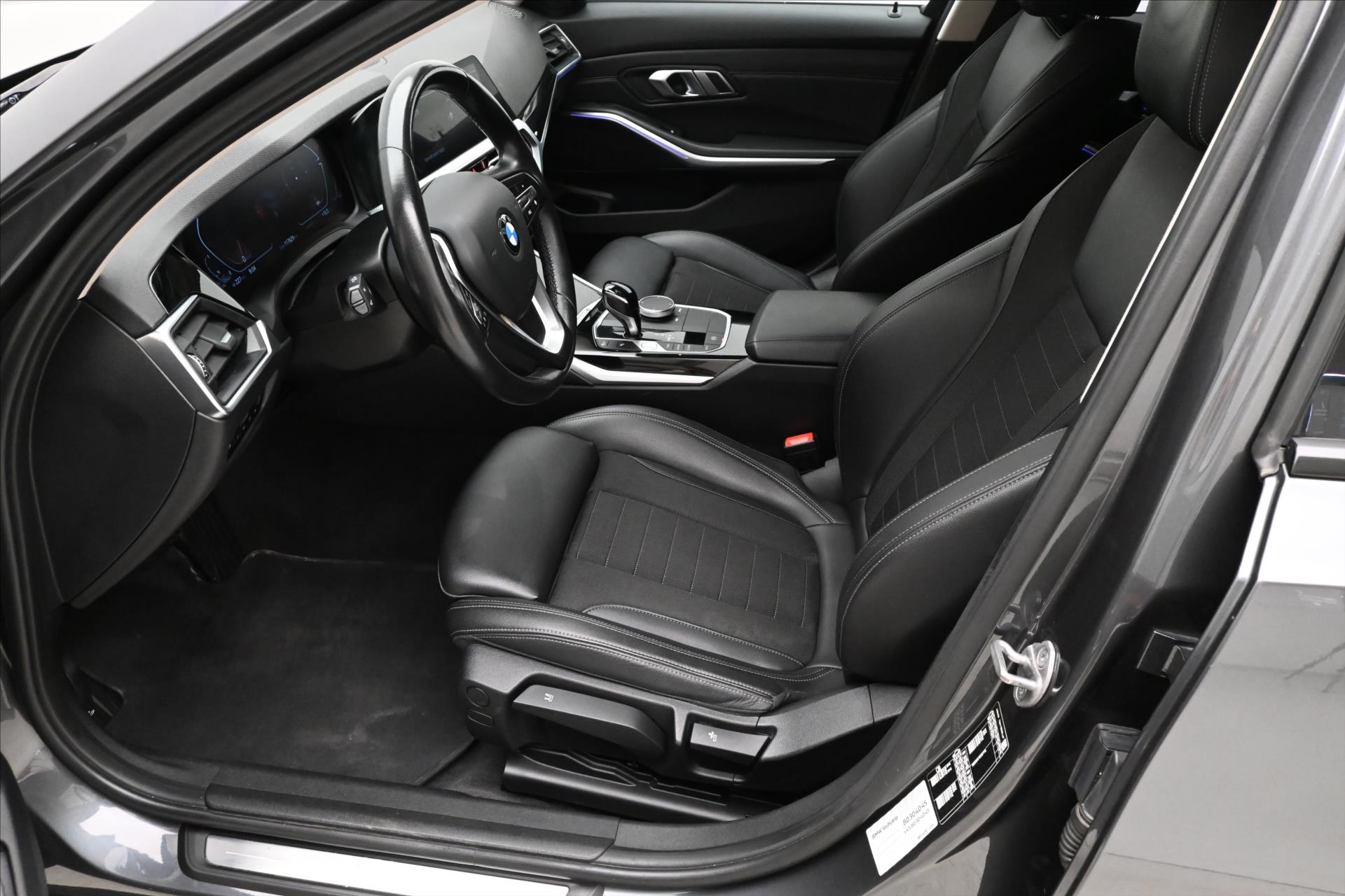 Hlavní fotografie vozu BMW Řada 3 2,0 320d 140kW Sport Touring Steptronic Záruka až 5 le (13)
