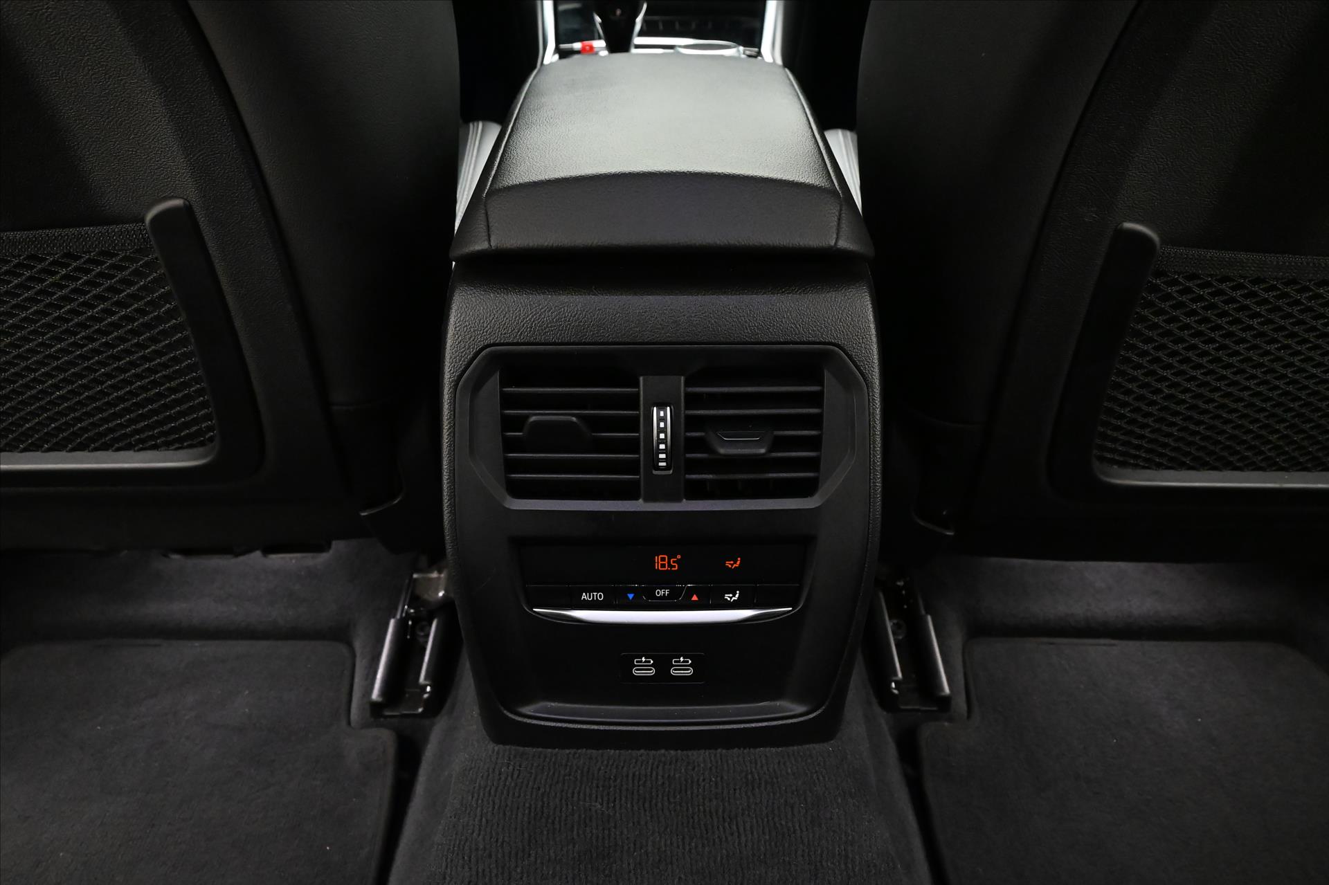 Hlavní fotografie vozu BMW Řada 3 2,0 320d 140kW Sport Touring Steptronic Záruka až 5 le (21)