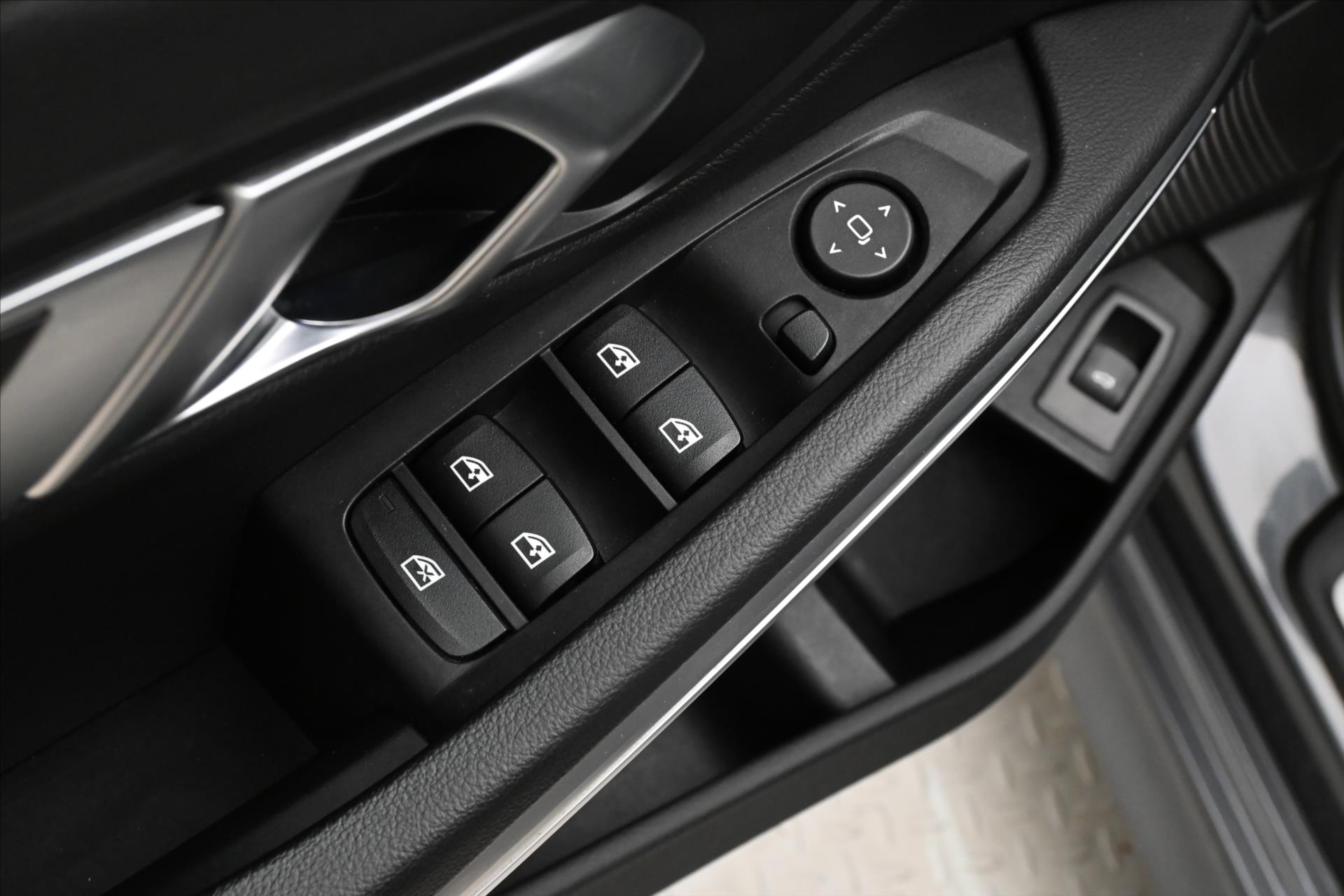 Hlavní fotografie vozu BMW Řada 3 2,0 320d 140kW Sport Touring Steptronic Záruka až 5 le (25)
