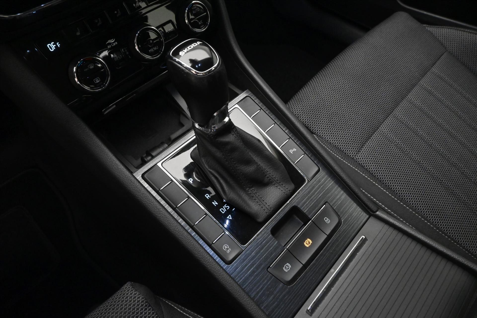 Main photo of the car Skoda Superb 2.0 TDI 110kW DSG Style Warranty up to 5 years (18)