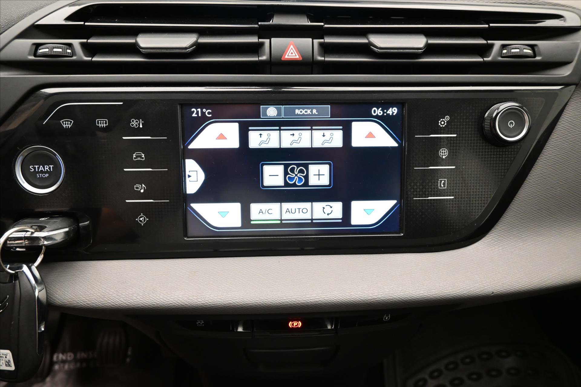 Hlavní fotografie vozu Citroën Grand C4 Picasso 2,0 HDI 110 kW 7 míst MANUÁL Záruka až 5 let (17)