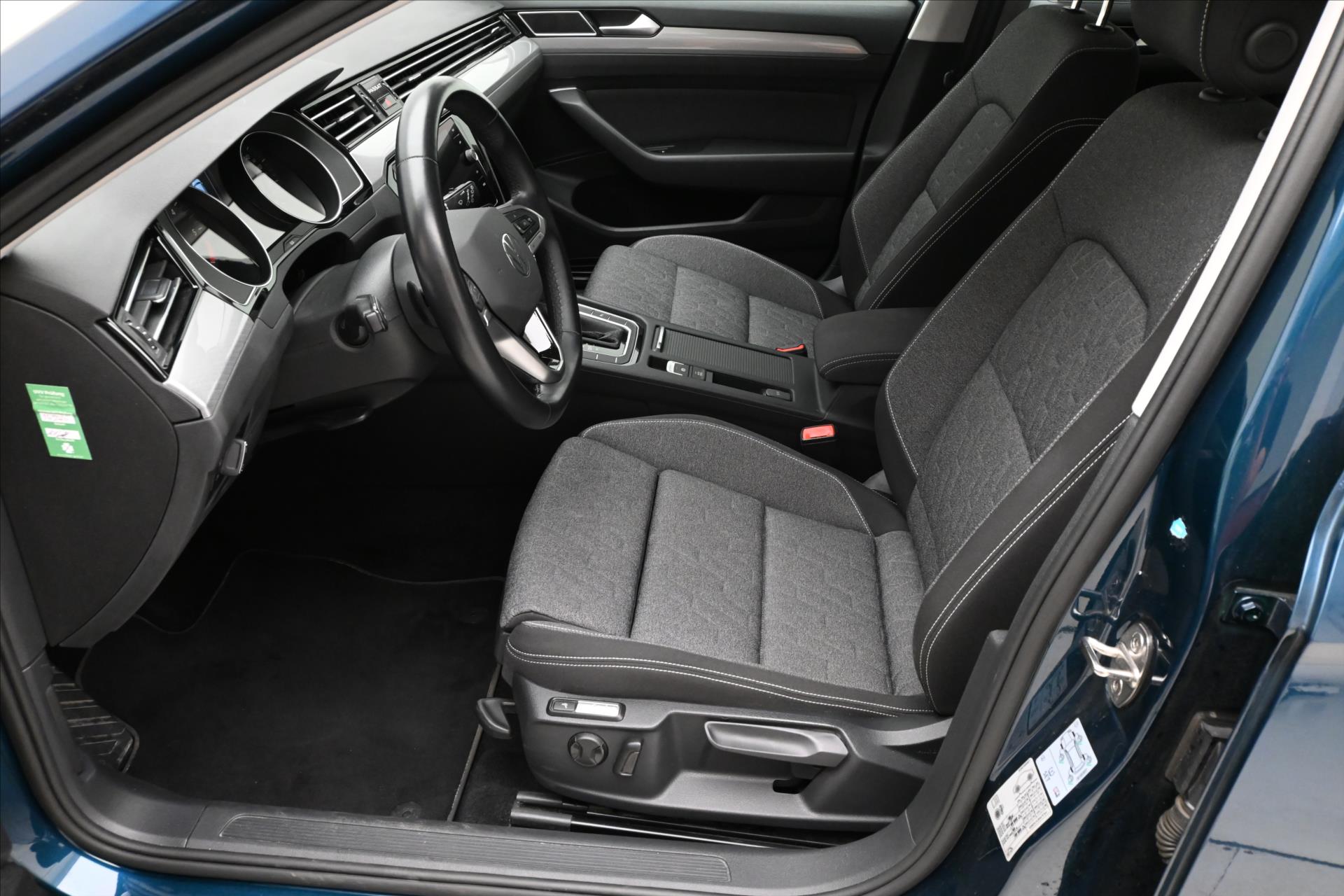 Main photo of the car Volkswagen Passat 2.0 TDI 110kW DSG Business Warranty up to 5 years (12)
