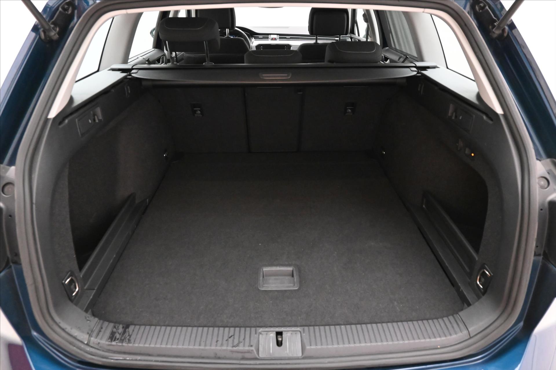 Main photo of the car Volkswagen Passat 2.0 TDI 110kW DSG Business Warranty up to 5 years (9)