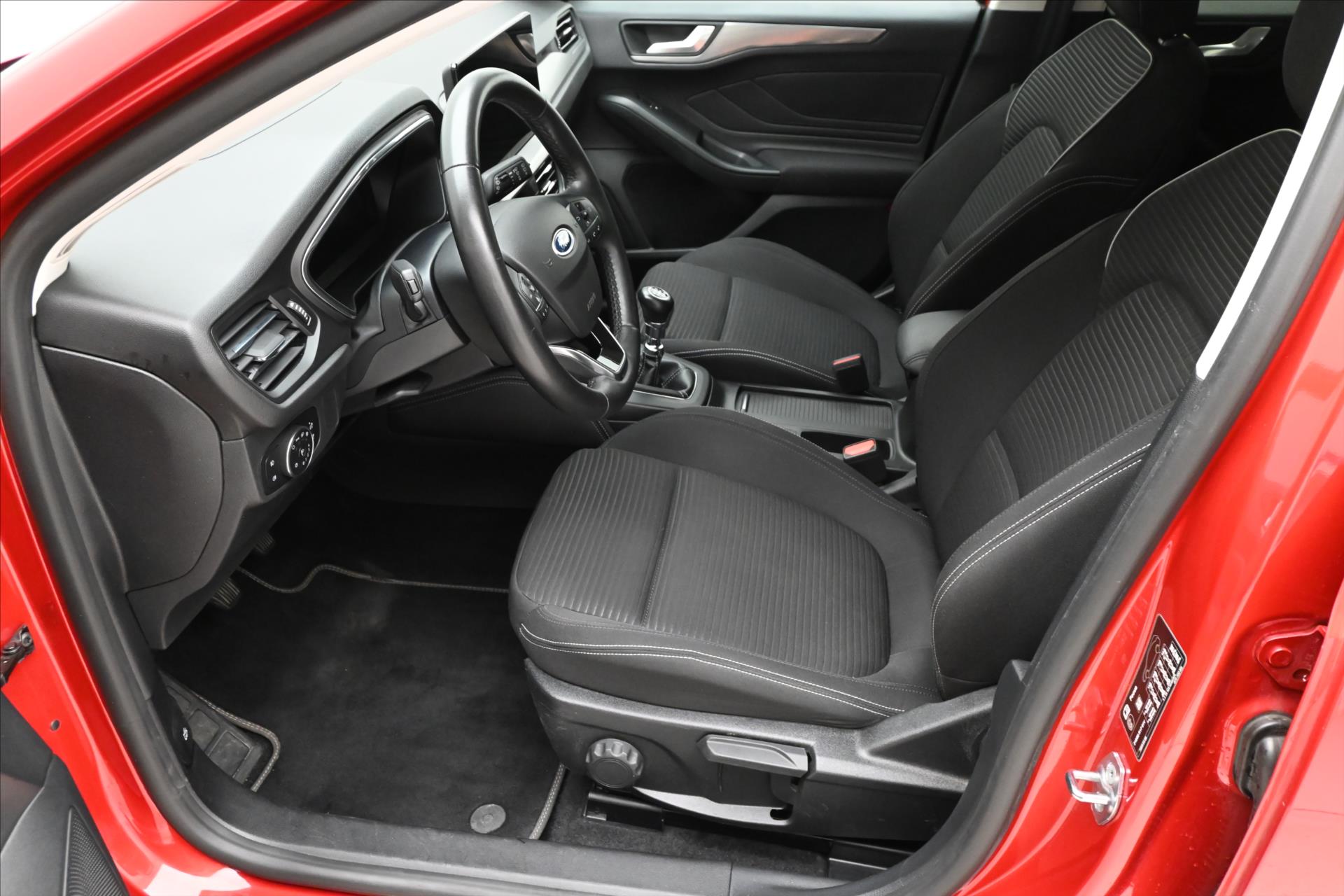 Main photo of the car Ford Focus 2,0 EcoBlue 110kW Titanium X Záruka až 5 let (12)