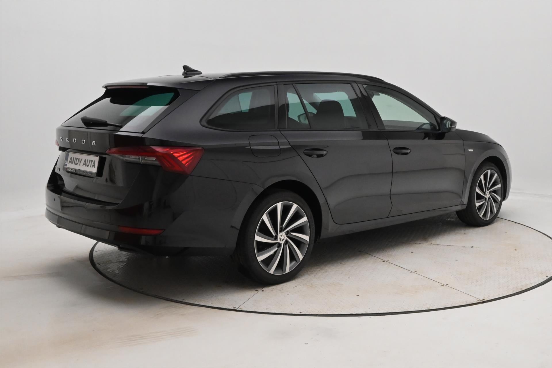 Hlavní fotografie vozu Škoda Octavia 2,0 TDI 110kW LED Matrix Navi Záruka až 5 let (5)