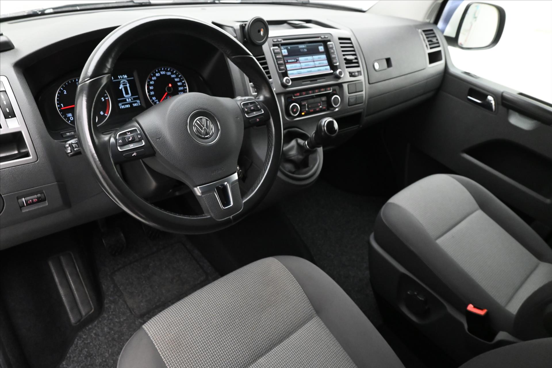 Hlavní fotografie vozu Volkswagen Caravelle 2,0 TDI 132kW Manuál Tažné Záruka až 5 let (16)