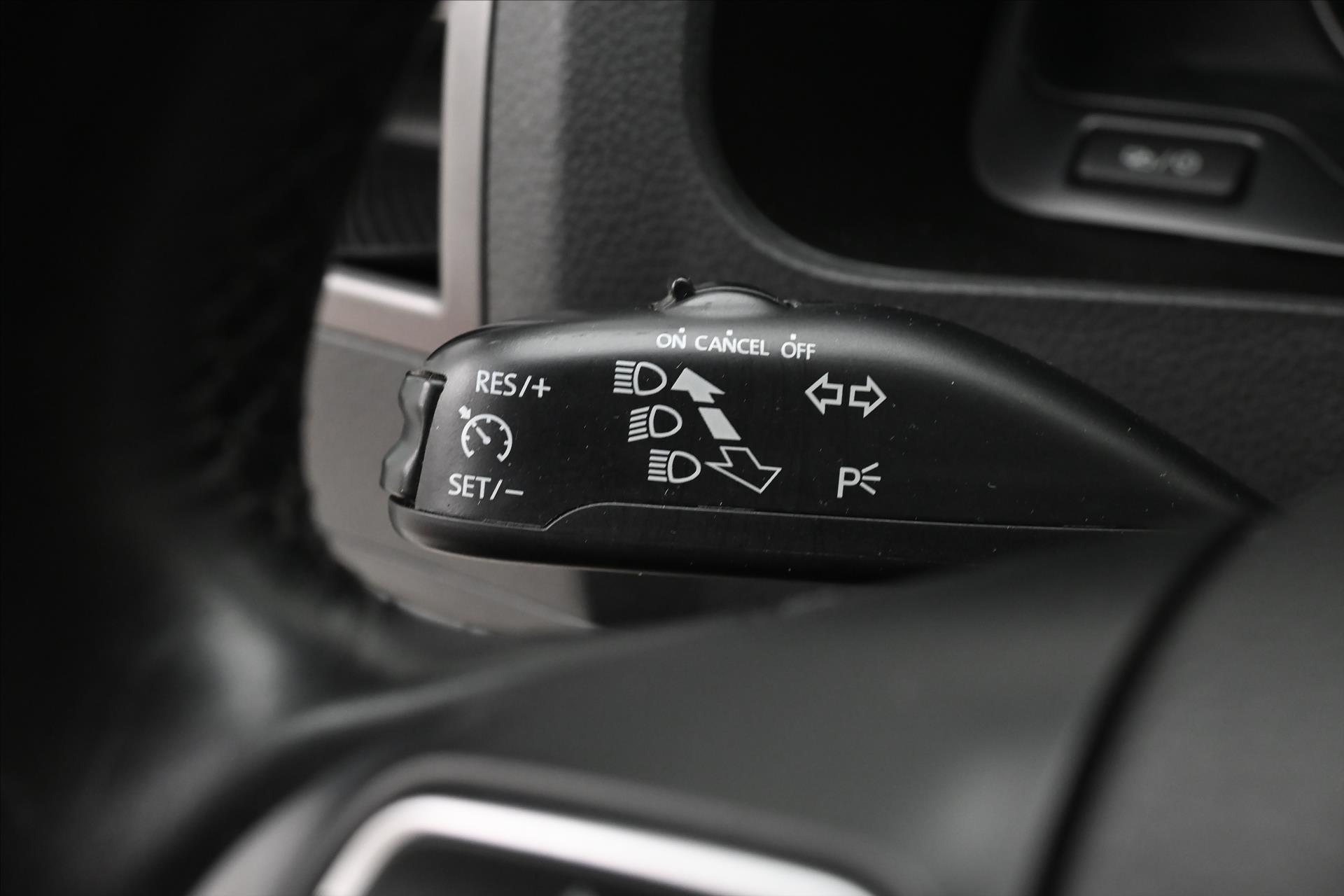 Hlavní fotografie vozu Volkswagen Caravelle 2,0 TDI 132kW Manuál Tažné Záruka až 5 let (23)