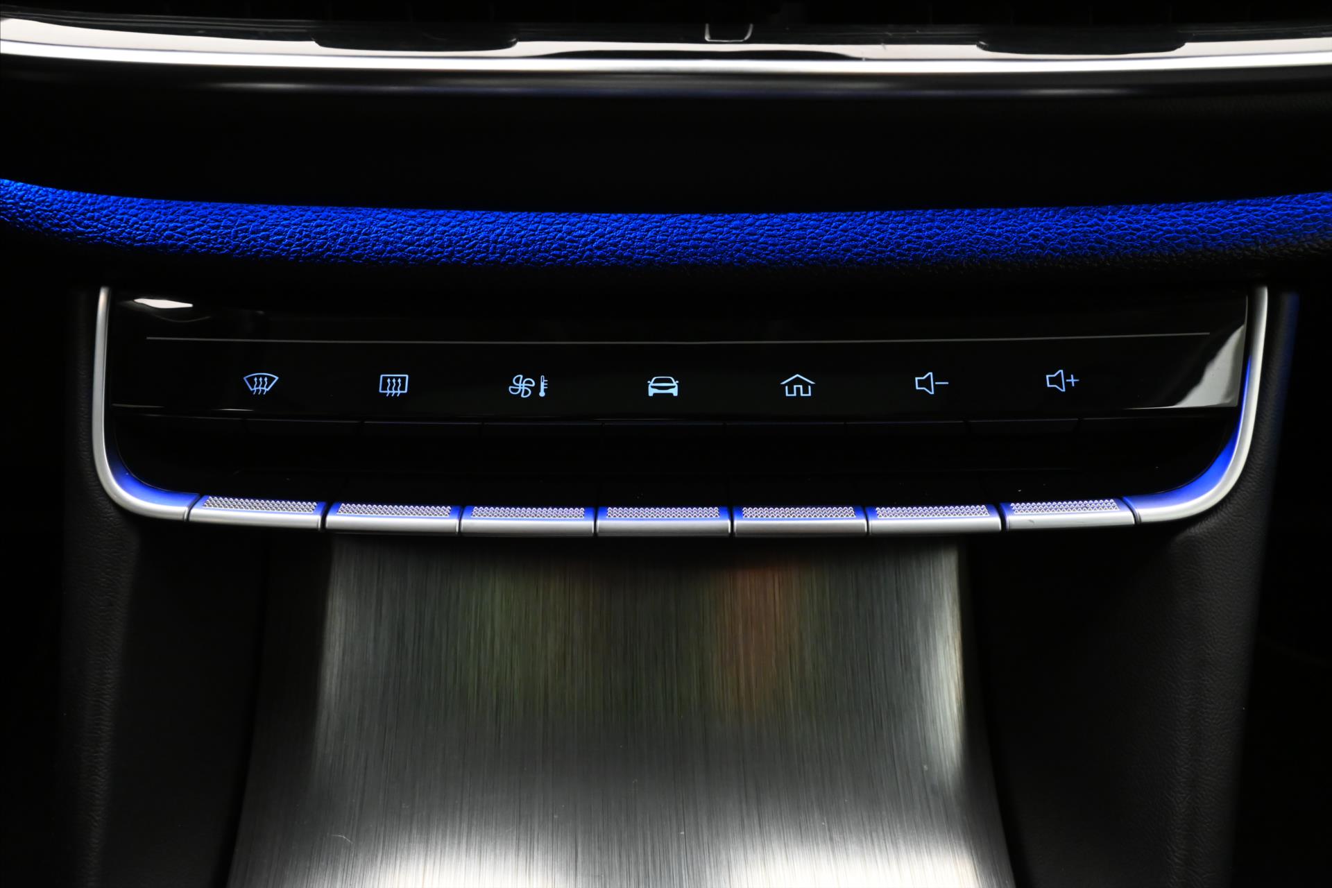 Hlavní fotografie vozu MG eHS 1,5 TGI PHEV 119 kW ELEGANCE Záruka až 5 let (22)