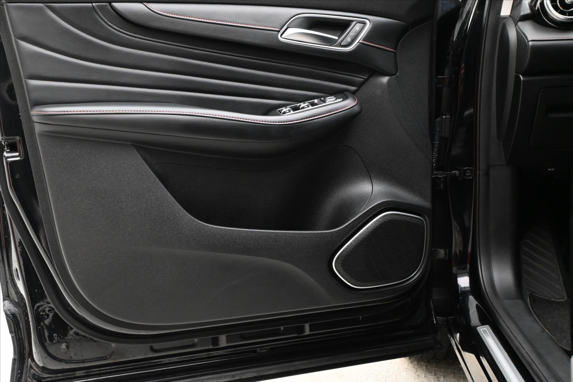 Hlavní fotografie vozu MG eHS 1,5 TGI PHEV 119 kW ELEGANCE Záruka až 5 let (25)