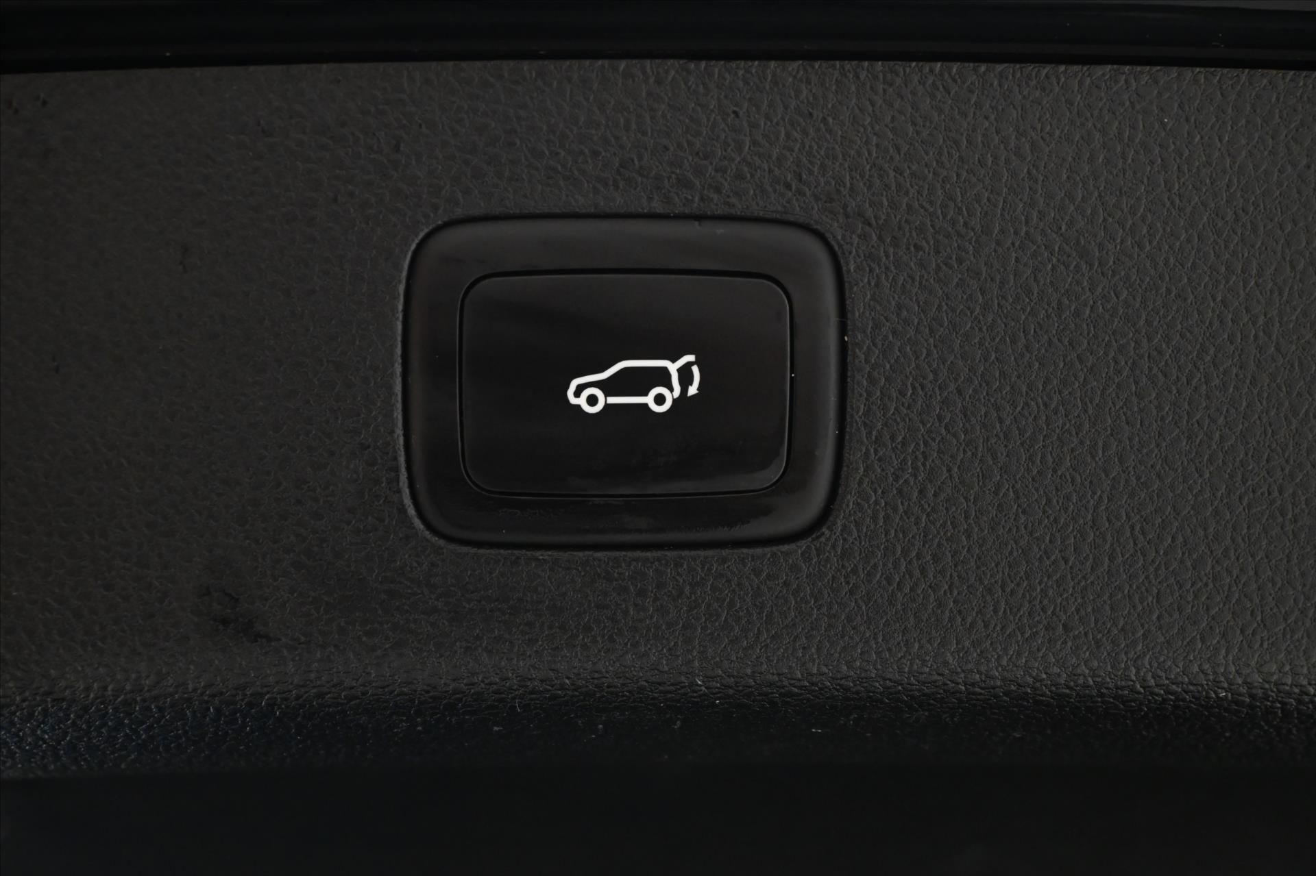 Hlavní fotografie vozu MG eHS 1,5 TGI PHEV 119 kW ELEGANCE Záruka až 5 let (28)