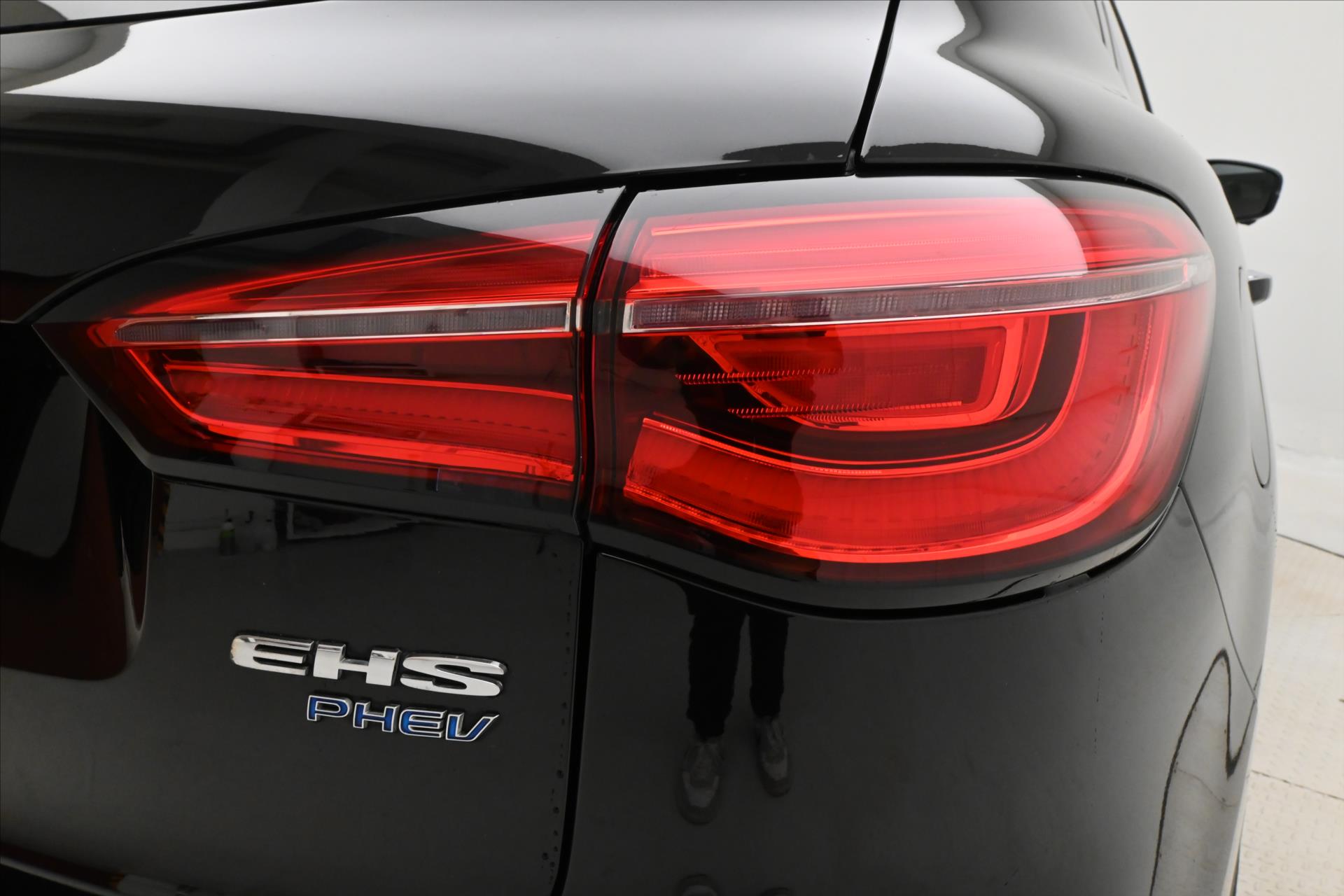 Hlavní fotografie vozu MG eHS 1,5 TGI PHEV 119 kW ELEGANCE Záruka až 5 let (31)