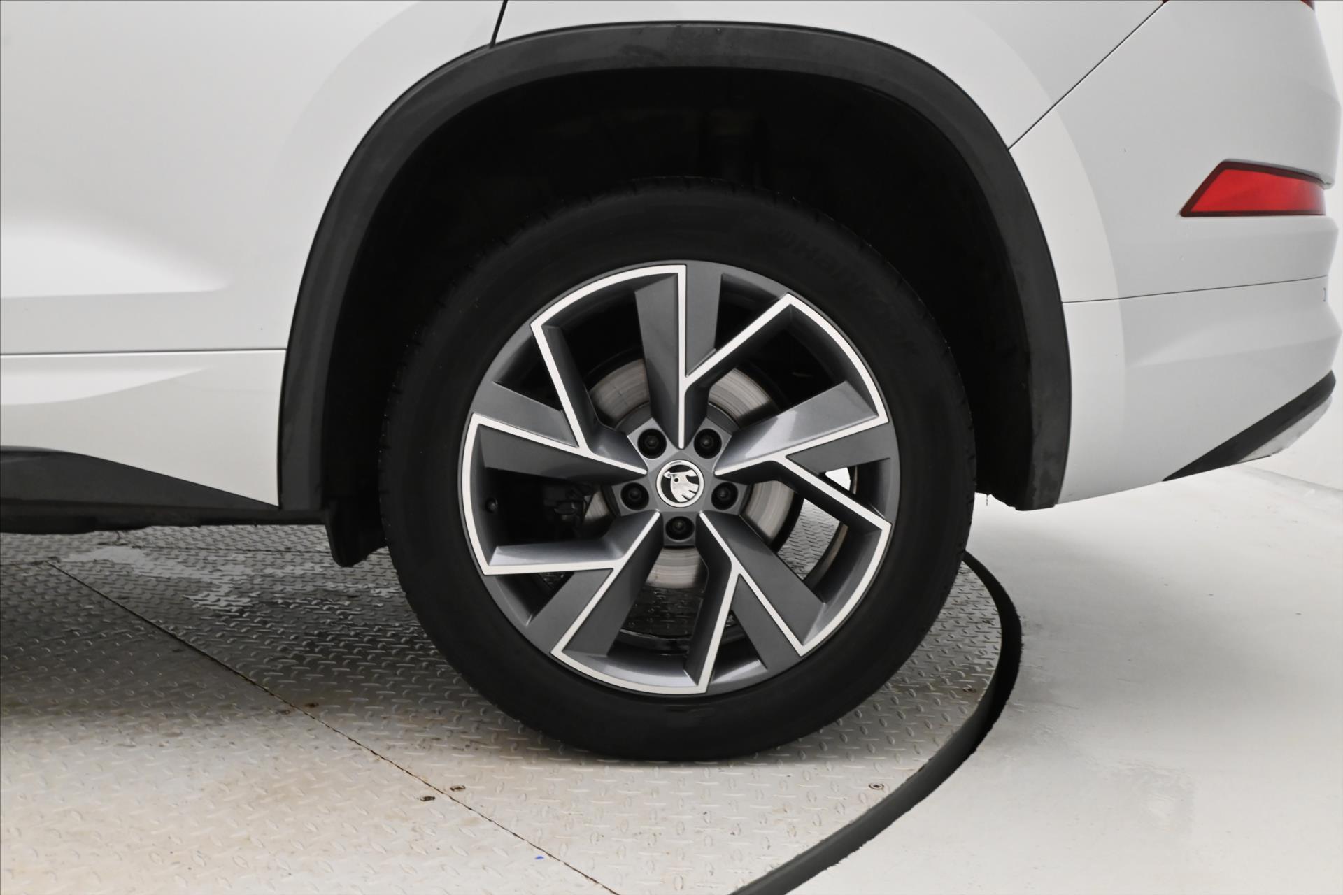 Hlavní fotografie vozu Škoda Kodiaq 2,0 TDI 147 kW DSG 4x4 Sportline Záruka až 5 let (33)