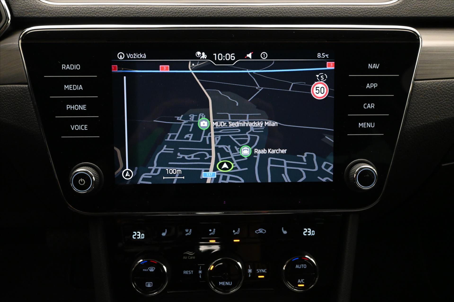 Hlavní fotografie vozu Škoda Superb 2,0 TDI 110 kW DSG Style Záruka až 5 let (20)