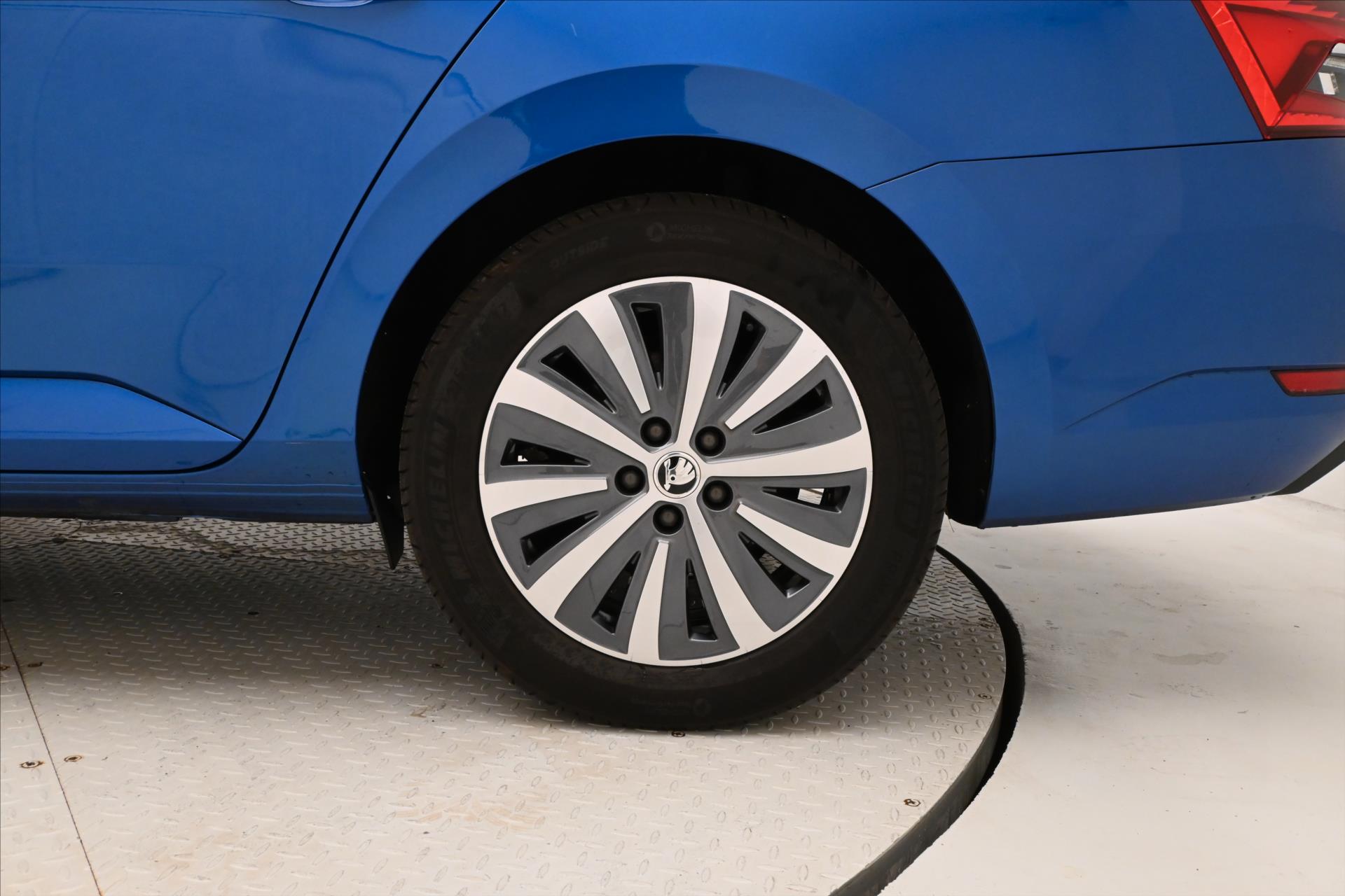 Hlavní fotografie vozu Škoda Superb 2,0 TDI 110 kW DSG Style Záruka až 5 let (31)