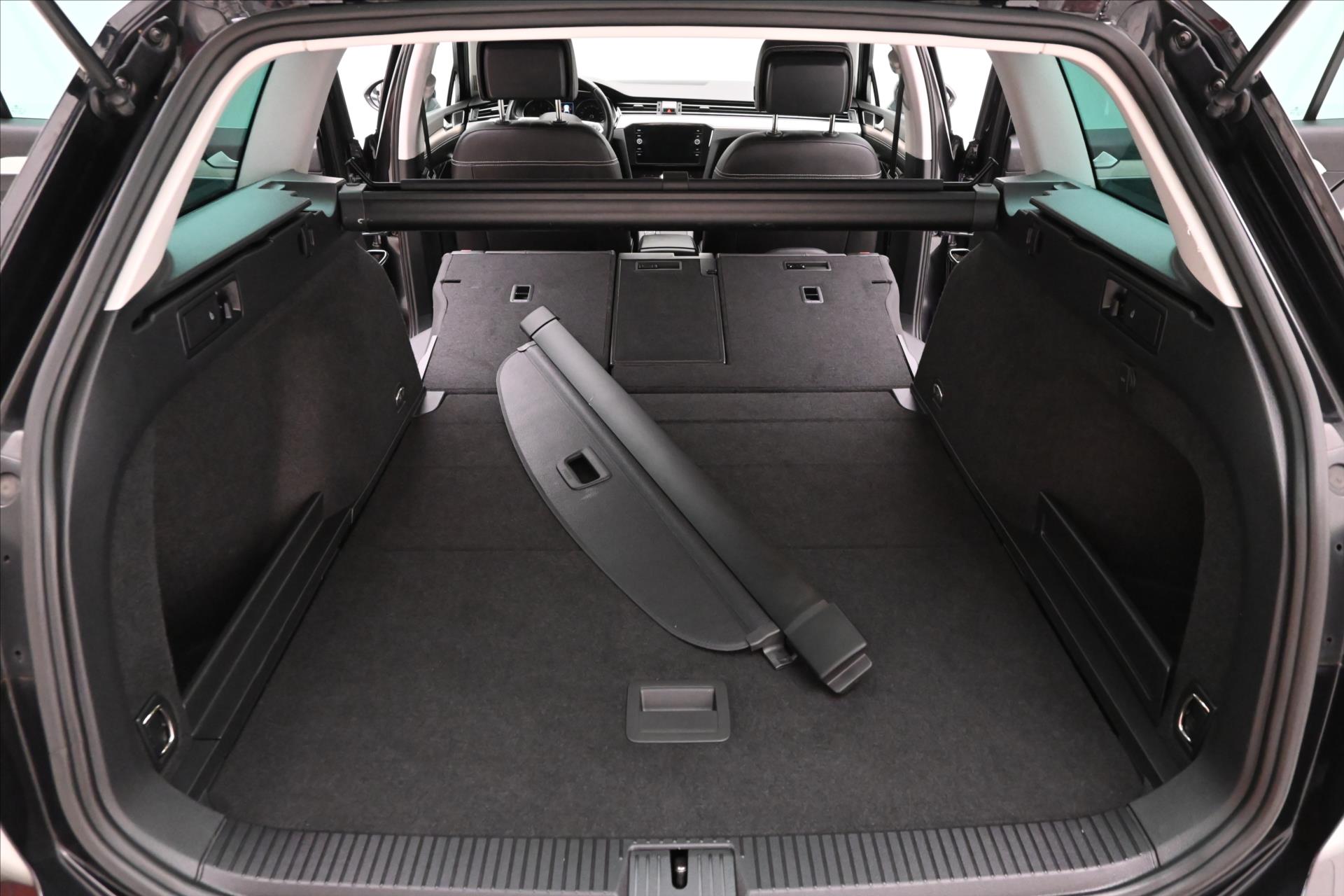 Hlavní fotografie vozu Volkswagen Passat 2,0 TDI 110 kW DSG ELEGANCE Záruka až 5 let (11)