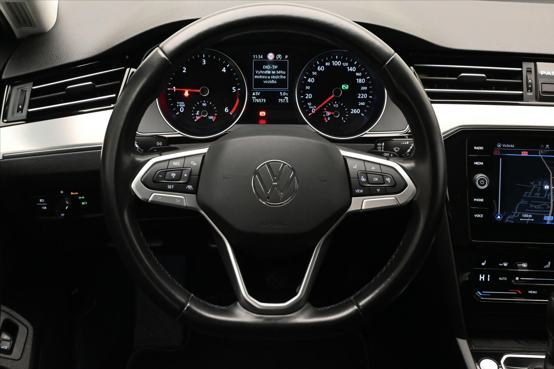 Hlavní fotografie vozu Volkswagen Passat 2,0 TDI 110 kW DSG ELEGANCE Záruka až 5 let (18)