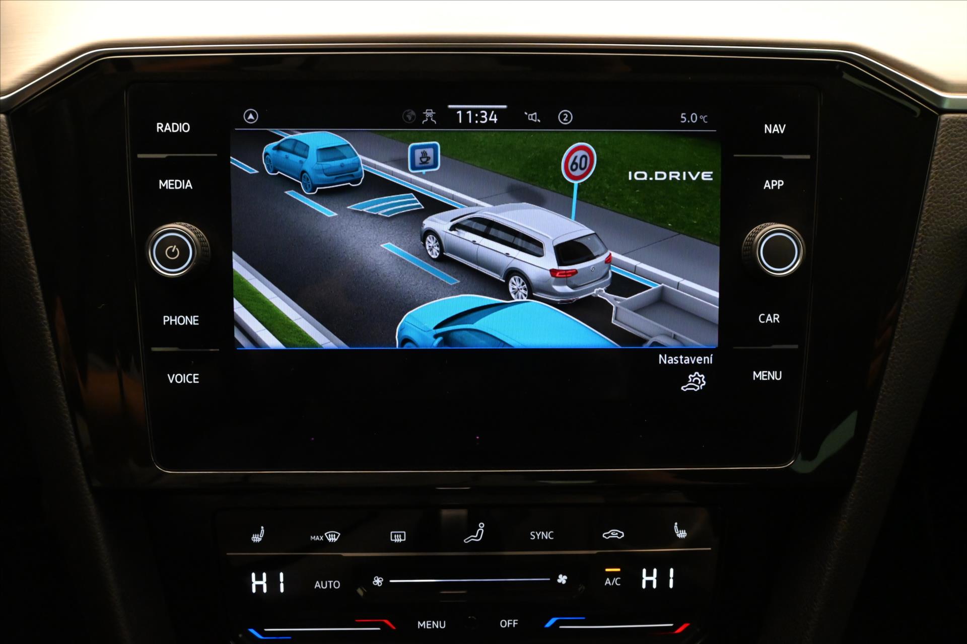 Hlavní fotografie vozu Volkswagen Passat 2,0 TDI 110 kW DSG ELEGANCE Záruka až 5 let (19)