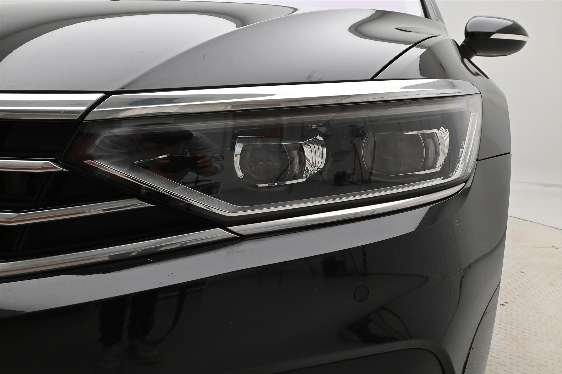 Hlavní fotografie vozu Volkswagen Passat 2,0 TDI 110 kW DSG ELEGANCE Záruka až 5 let (30)