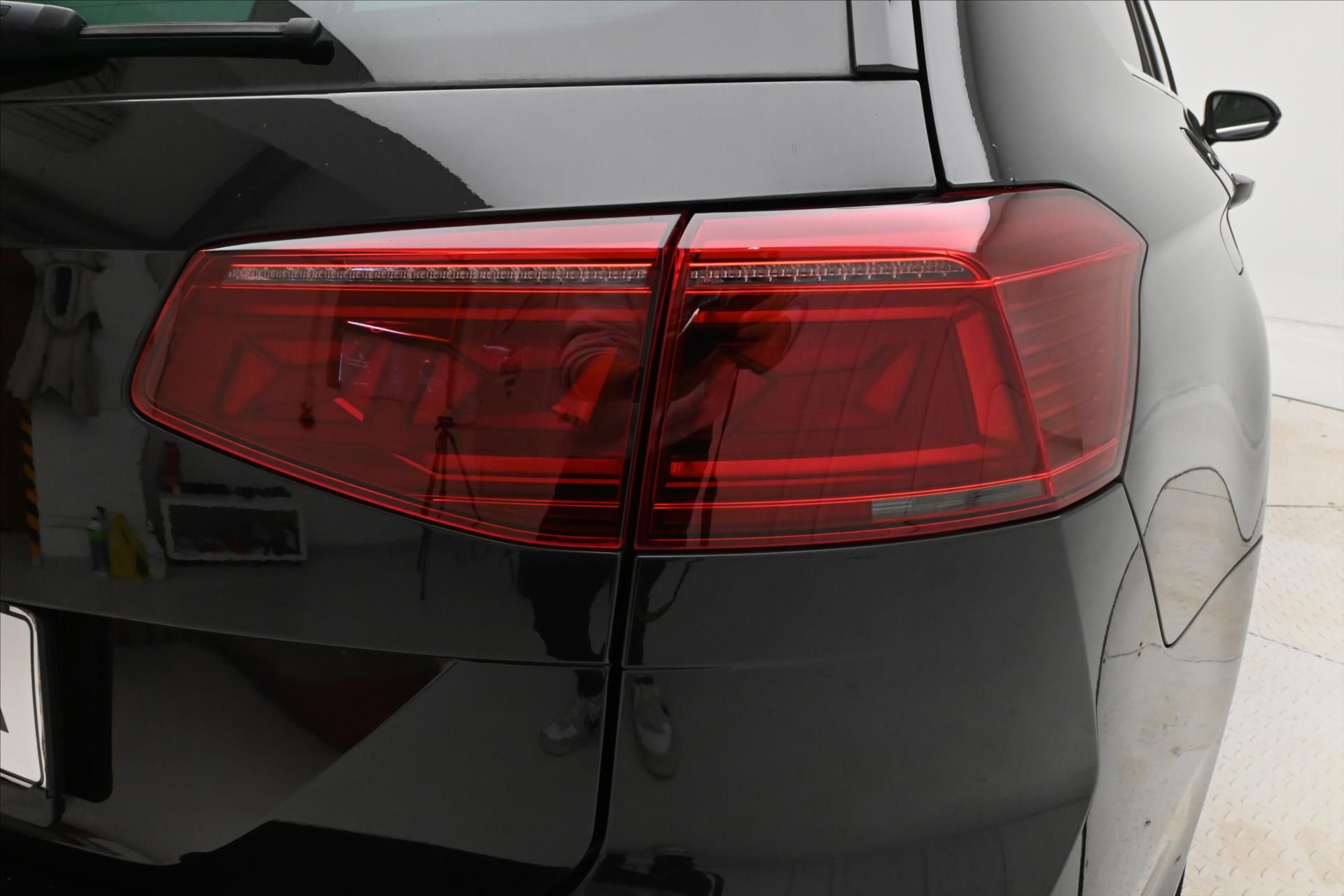 Hlavní fotografie vozu Volkswagen Passat 2,0 TDI 110 kW DSG ELEGANCE Záruka až 5 let (31)