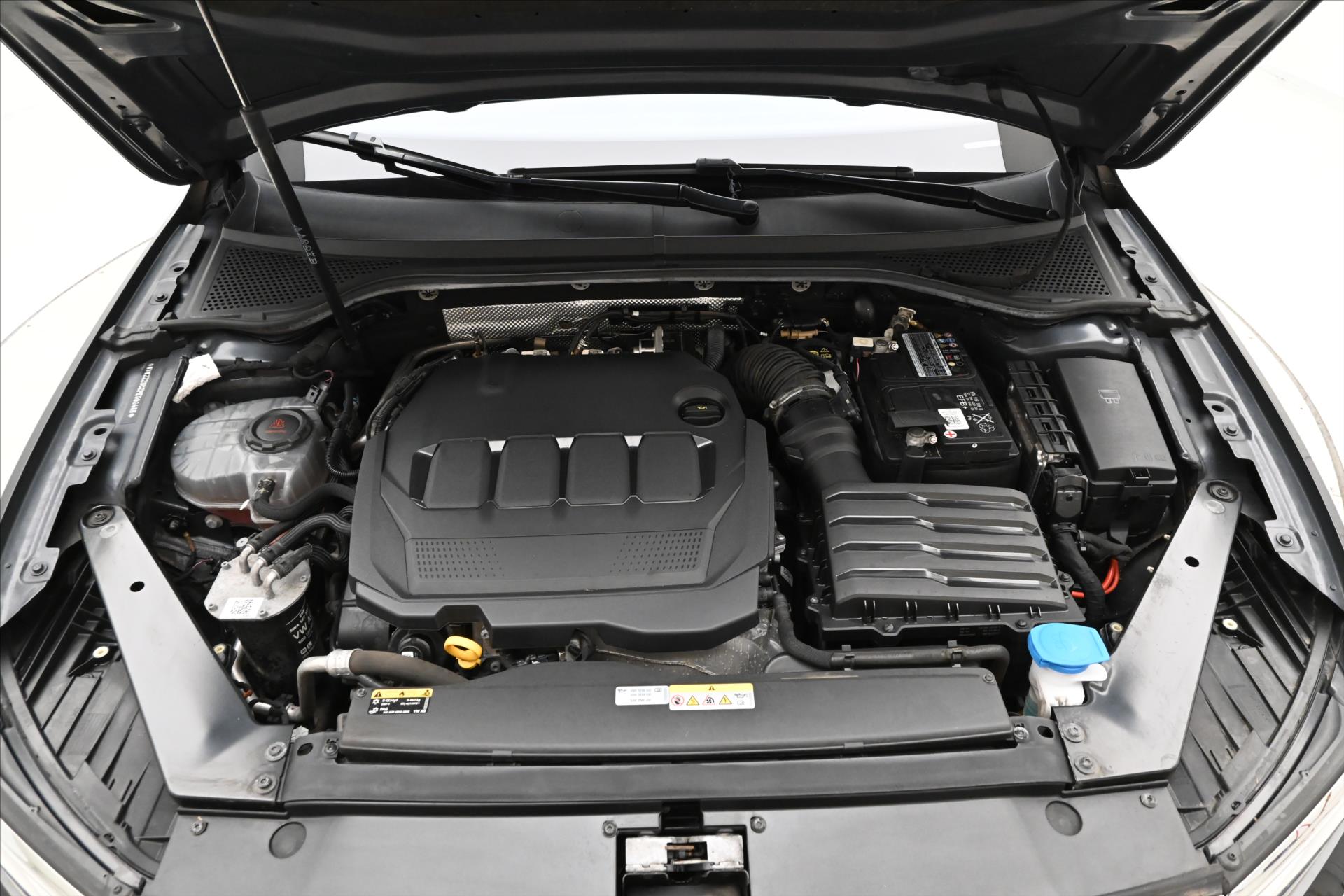 Hlavní fotografie vozu Volkswagen Passat 2,0 TDI 110 kW DSG ELEGANCE Záruka až 5 let (9)