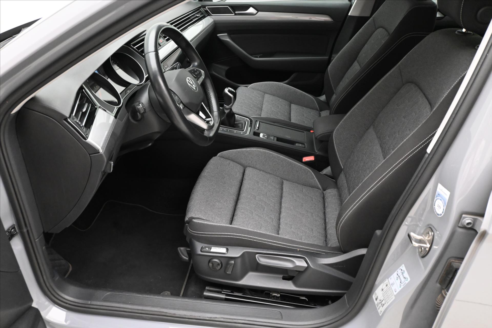 Main photo of the car Volkswagen Passat 2,0 TDI 110kW Business Záruka až 5 let (11)