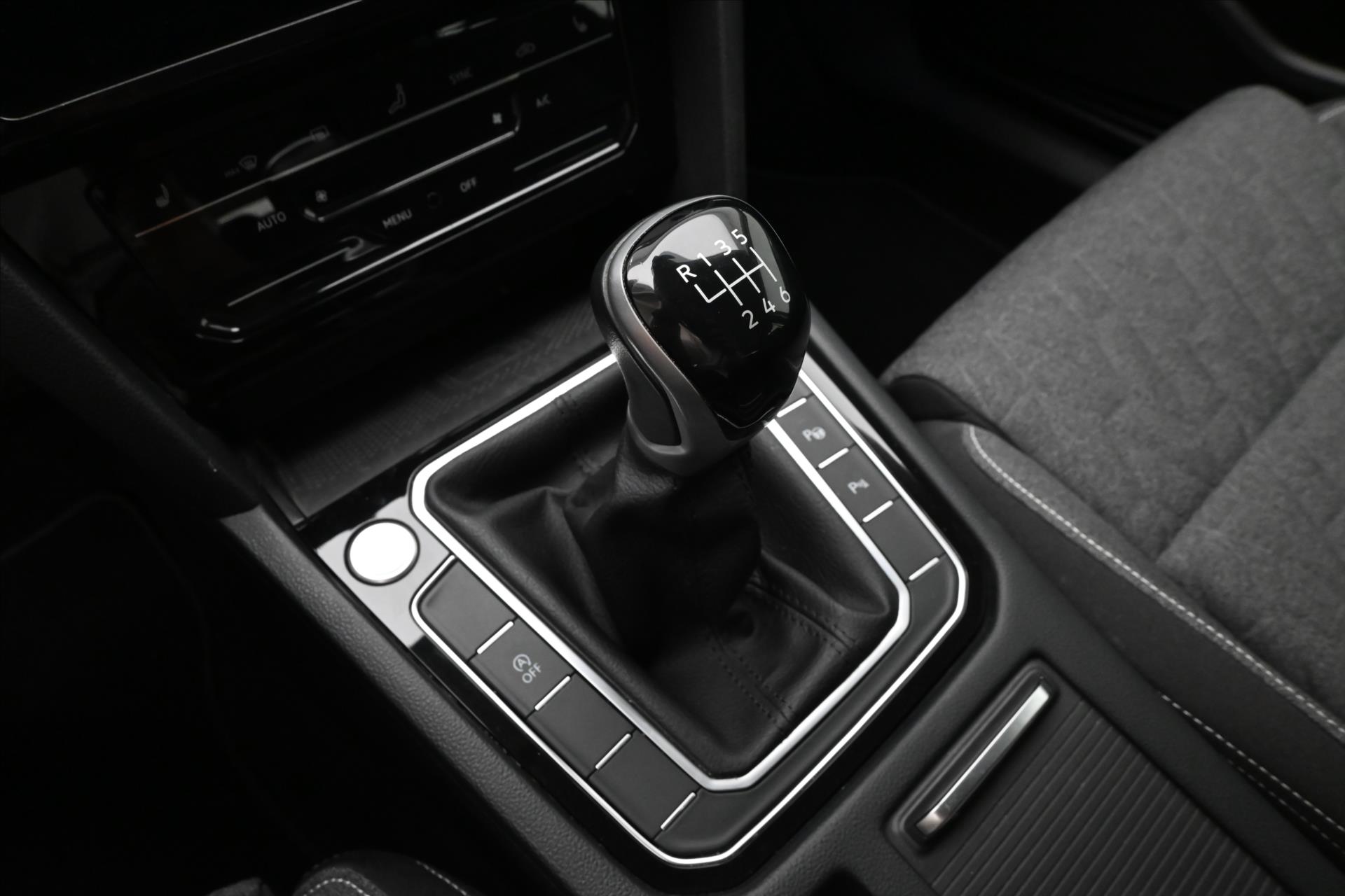 Main photo of the car Volkswagen Passat 2,0 TDI 110kW Business Záruka až 5 let (18)