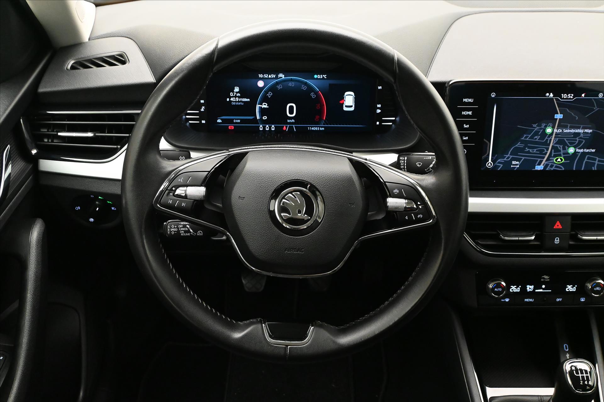 Main photo of the car Skoda Kamiq 1,0 TSI 81 kW Ambiente Záruka až 5 let (18)